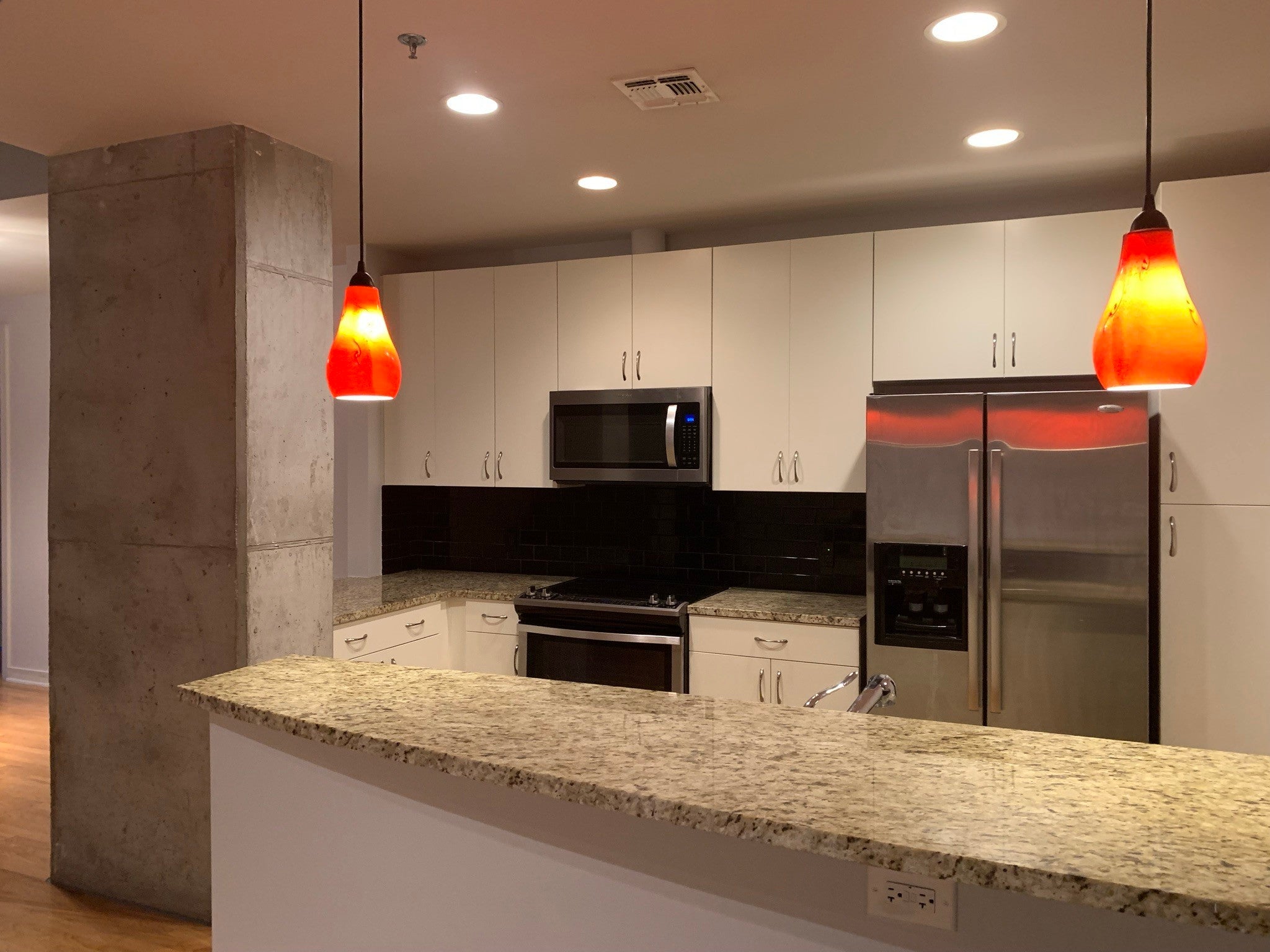 301 Demonbreun St 1610, Nashville TN 37201 2-bed condo, photo 5 of 25