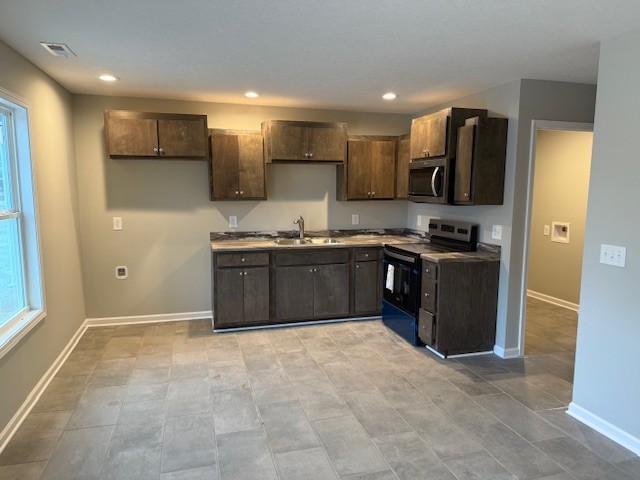 1 Looney St