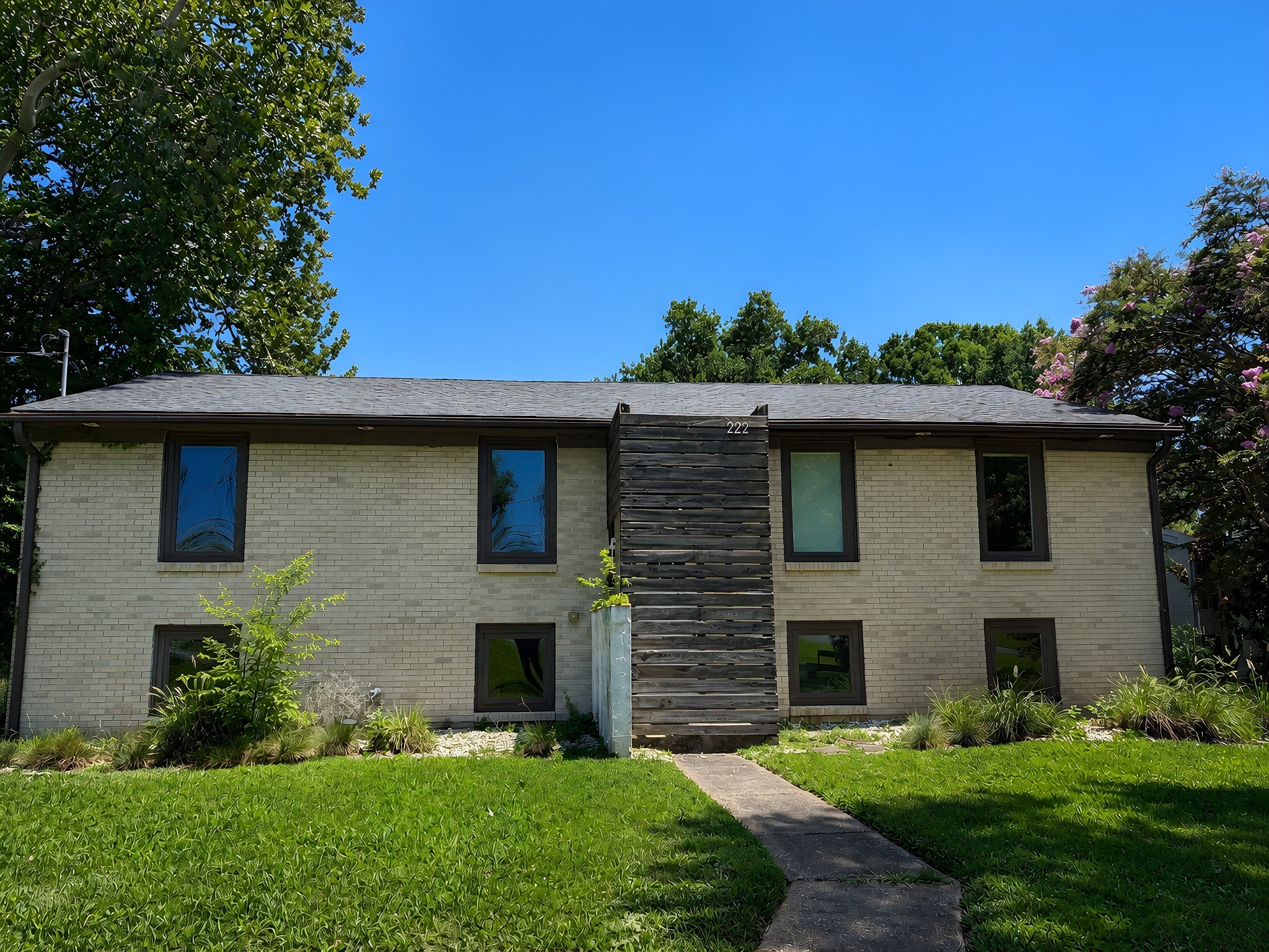 4-bed listing at 222 Blackman Rd, Nashville