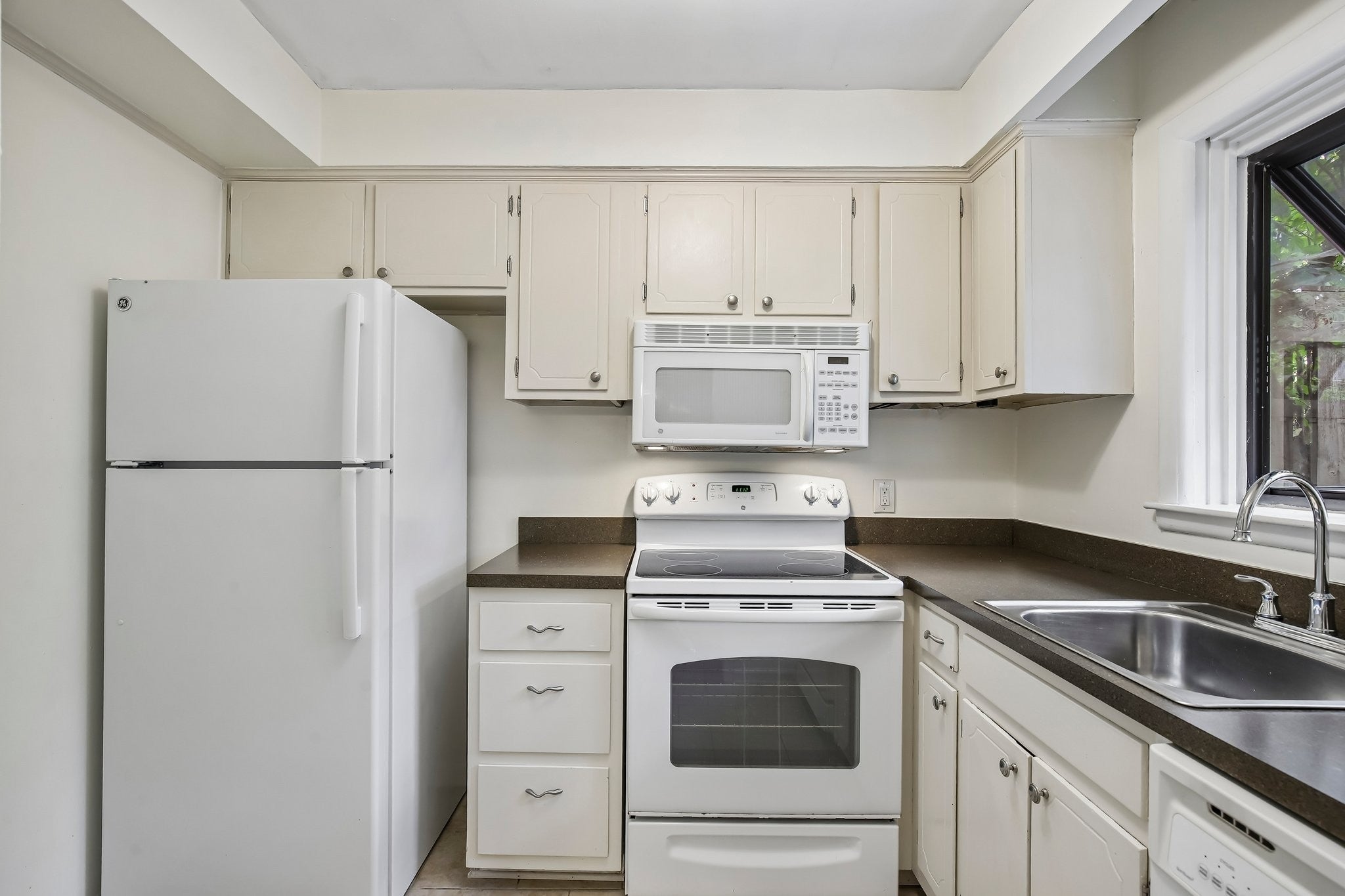 3000 Hillsboro Pike 113
