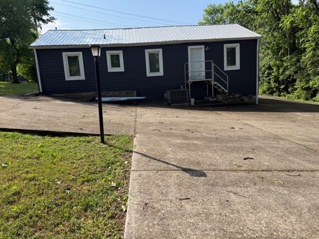 1210 Nashville Pike