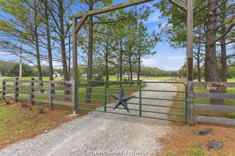 28 Shoulders Ln S Lebanon TN 37090