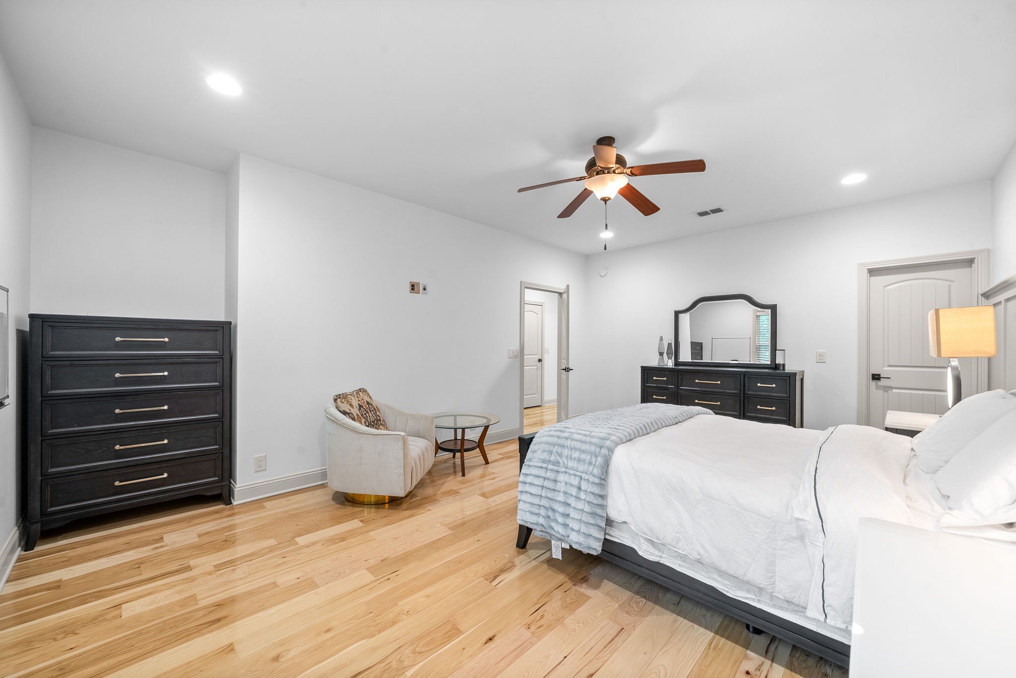 Clarksville, Tennessee 37043, United States, 5 Bedrooms Bedrooms, ,4 BathroomsBathrooms,Residential,Active,135614