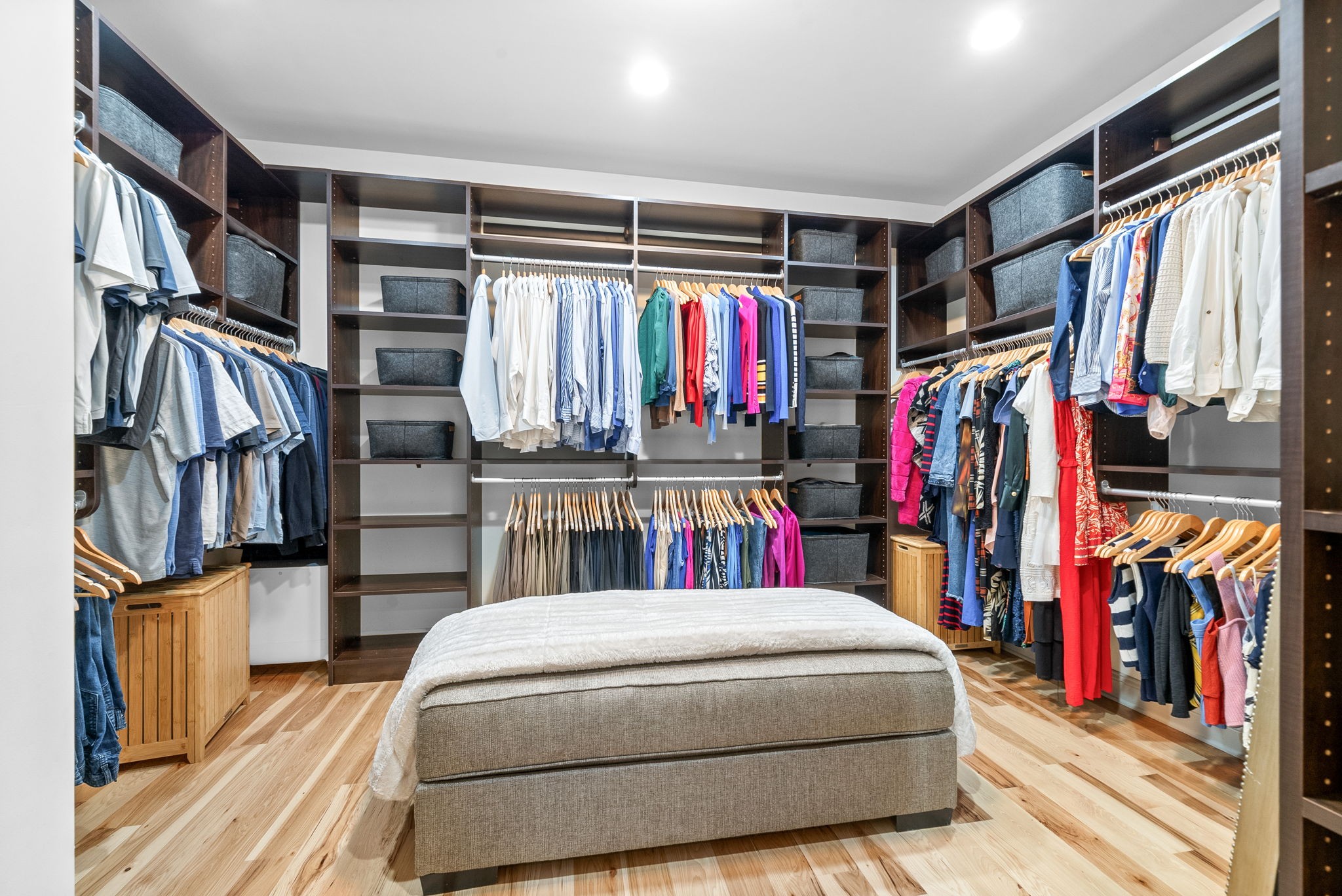 Clarksville, Tennessee 37043, United States, 5 Bedrooms Bedrooms, ,4 BathroomsBathrooms,Residential,Active,135614