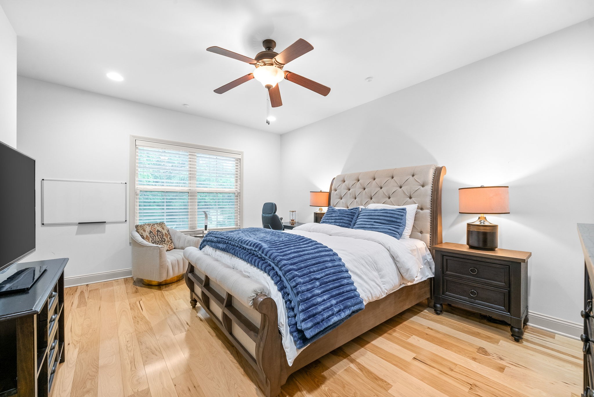 Clarksville, Tennessee 37043, United States, 5 Bedrooms Bedrooms, ,4 BathroomsBathrooms,Residential,Active,135614