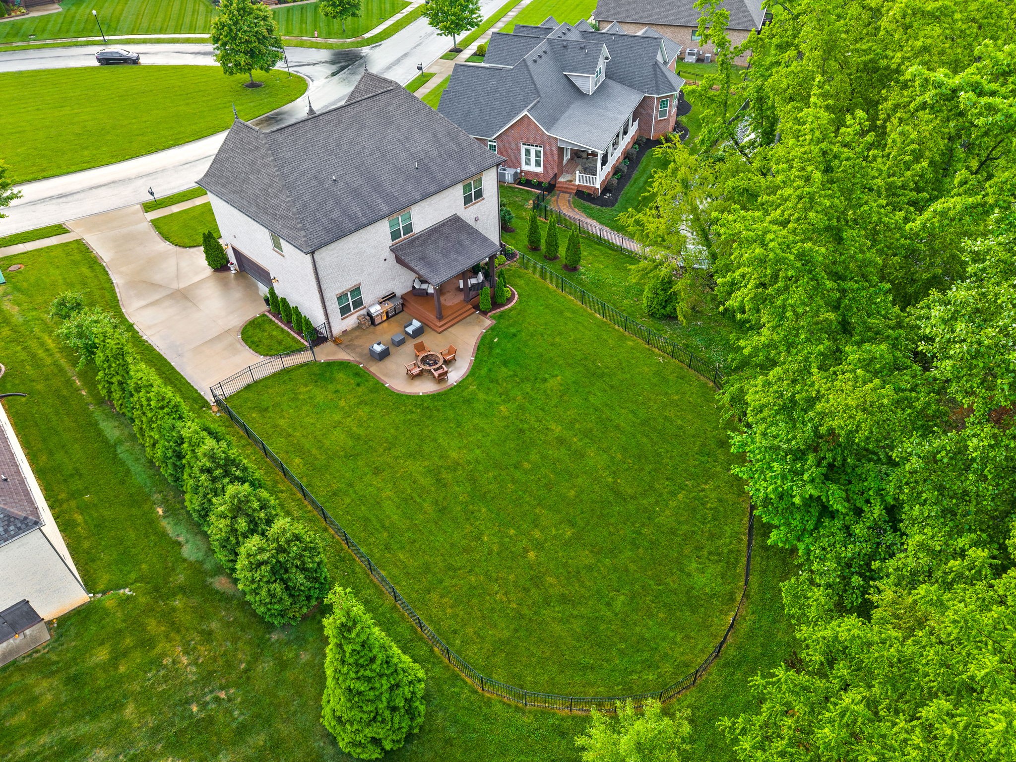 Clarksville, Tennessee 37043, United States, 5 Bedrooms Bedrooms, ,4 BathroomsBathrooms,Residential,Active,135614