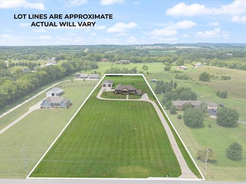 Photo of 133 Greenfield Ln, Castalian Springs, TN 37031 (MLS # 3030917)