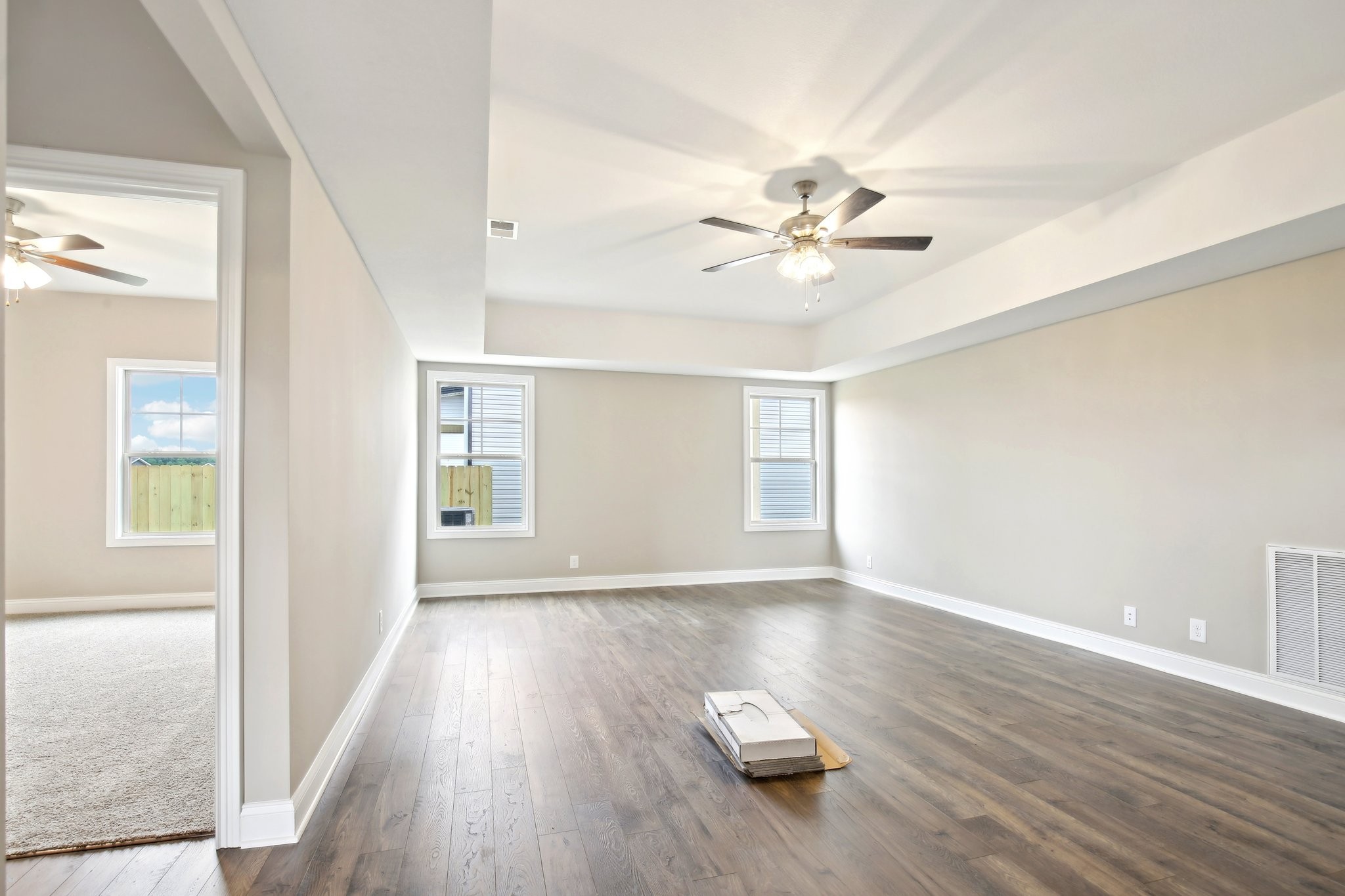 Clarksville, Tennessee 37040, United States, 5 Bedrooms Bedrooms, ,3 BathroomsBathrooms,Residential,Active,36371