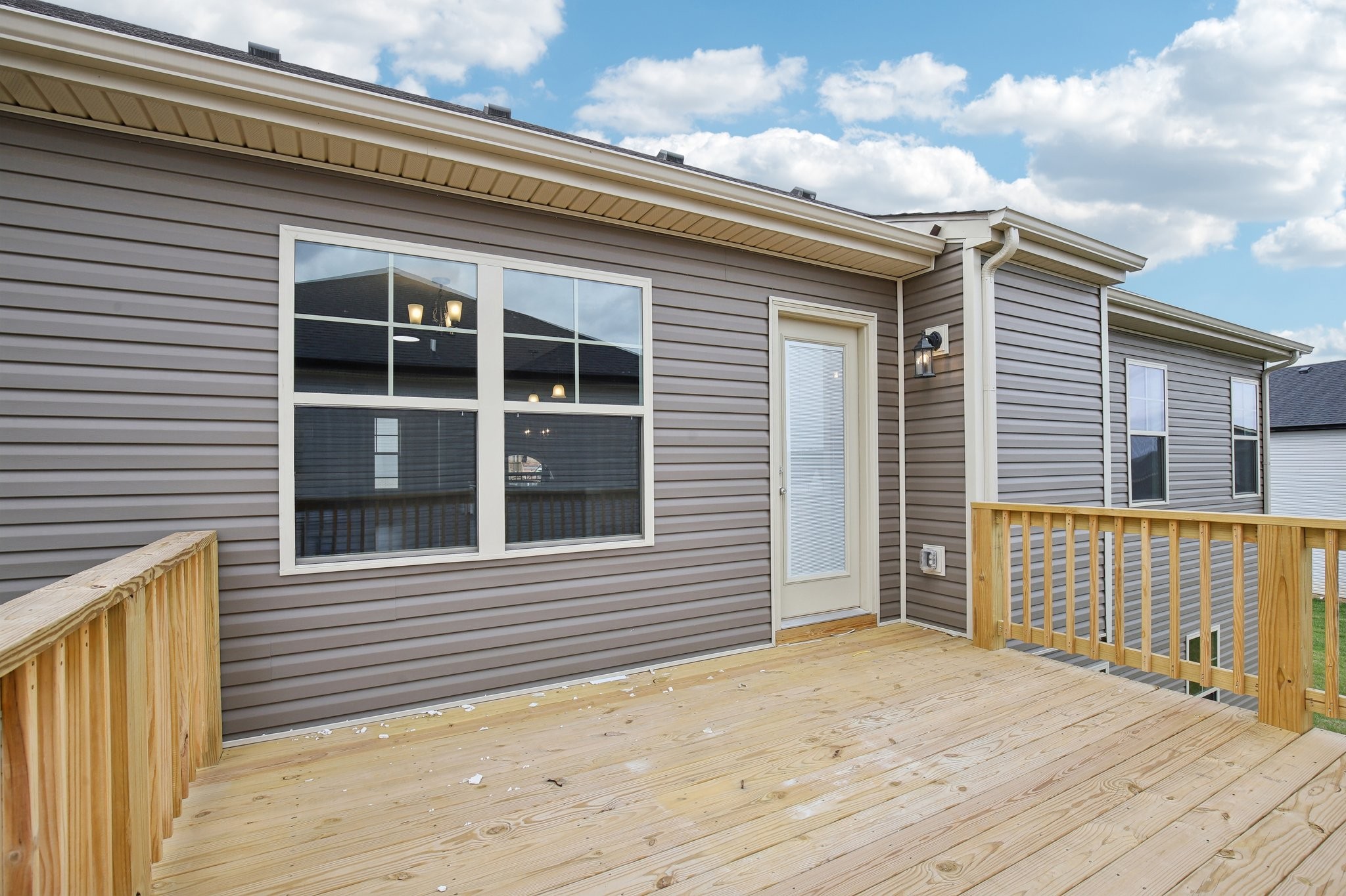 Clarksville, Tennessee 37040, United States, 5 Bedrooms Bedrooms, ,3 BathroomsBathrooms,Residential,Active,36371