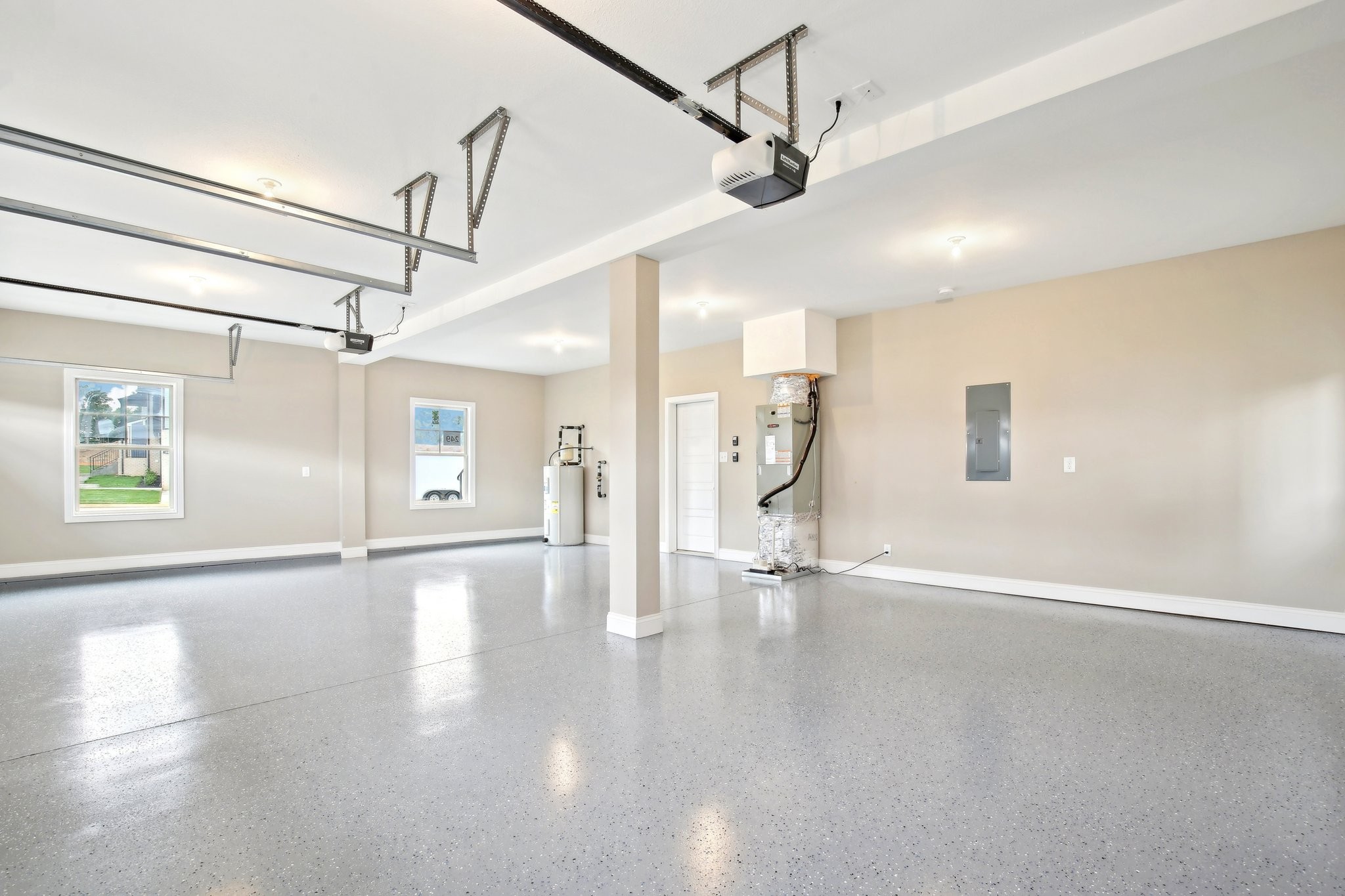 Clarksville, Tennessee 37040, United States, 5 Bedrooms Bedrooms, ,3 BathroomsBathrooms,Residential,Active,36371