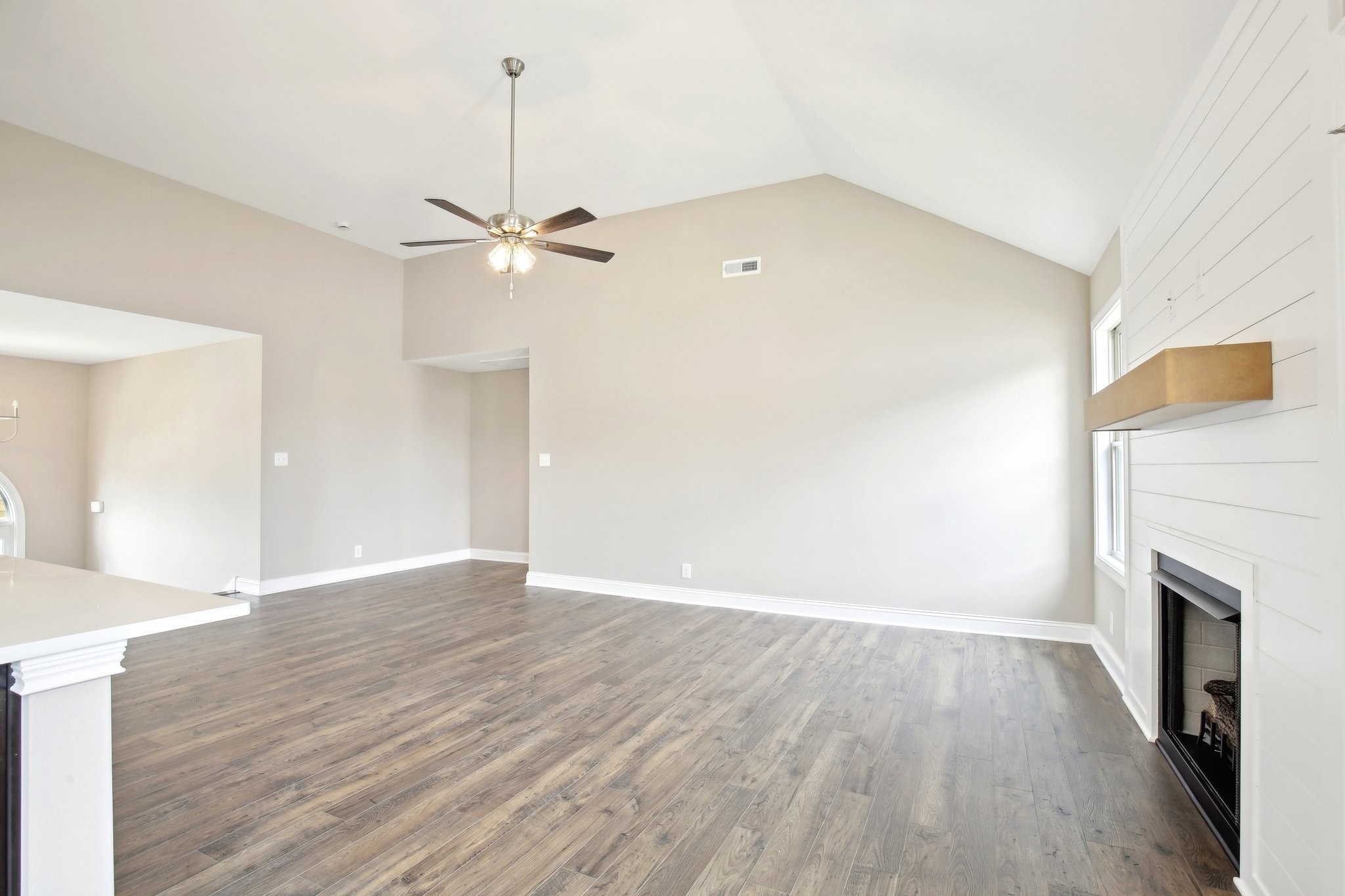 Clarksville, Tennessee 37040, United States, 5 Bedrooms Bedrooms, ,3 BathroomsBathrooms,Residential,Active,36371