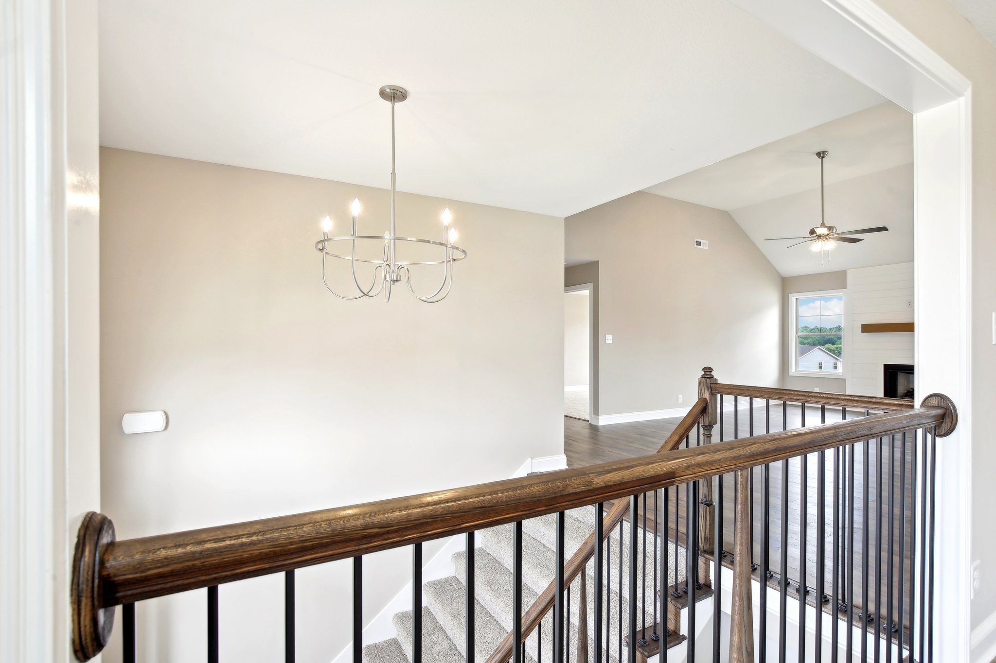 Clarksville, Tennessee 37040, United States, 5 Bedrooms Bedrooms, ,3 BathroomsBathrooms,Residential,Active,36371