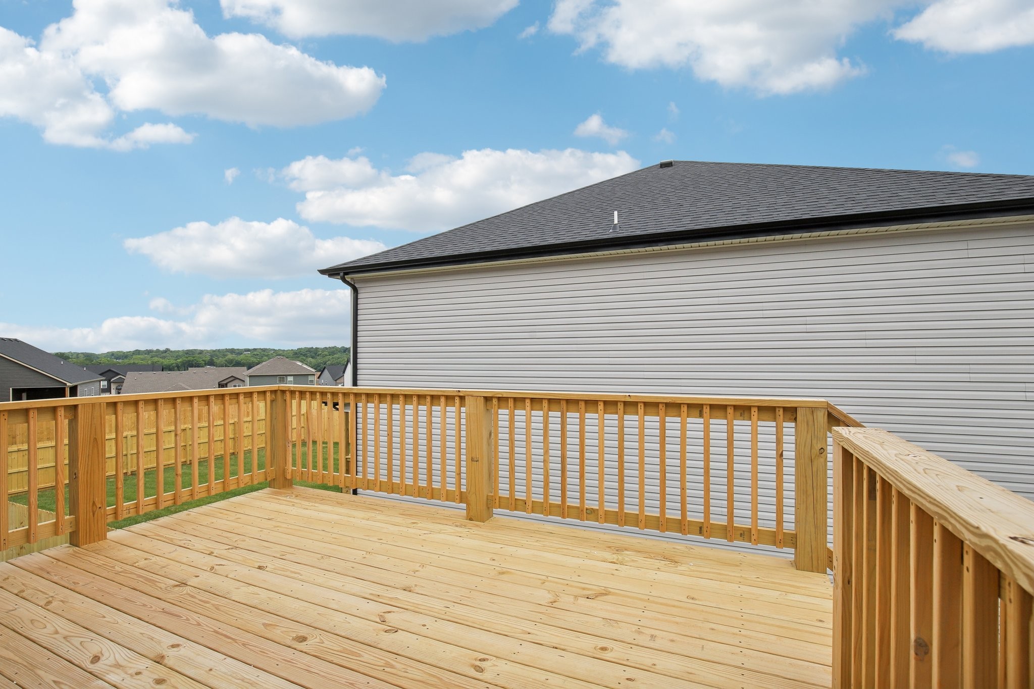 Clarksville, Tennessee 37040, United States, 5 Bedrooms Bedrooms, ,3 BathroomsBathrooms,Residential,Active,36371