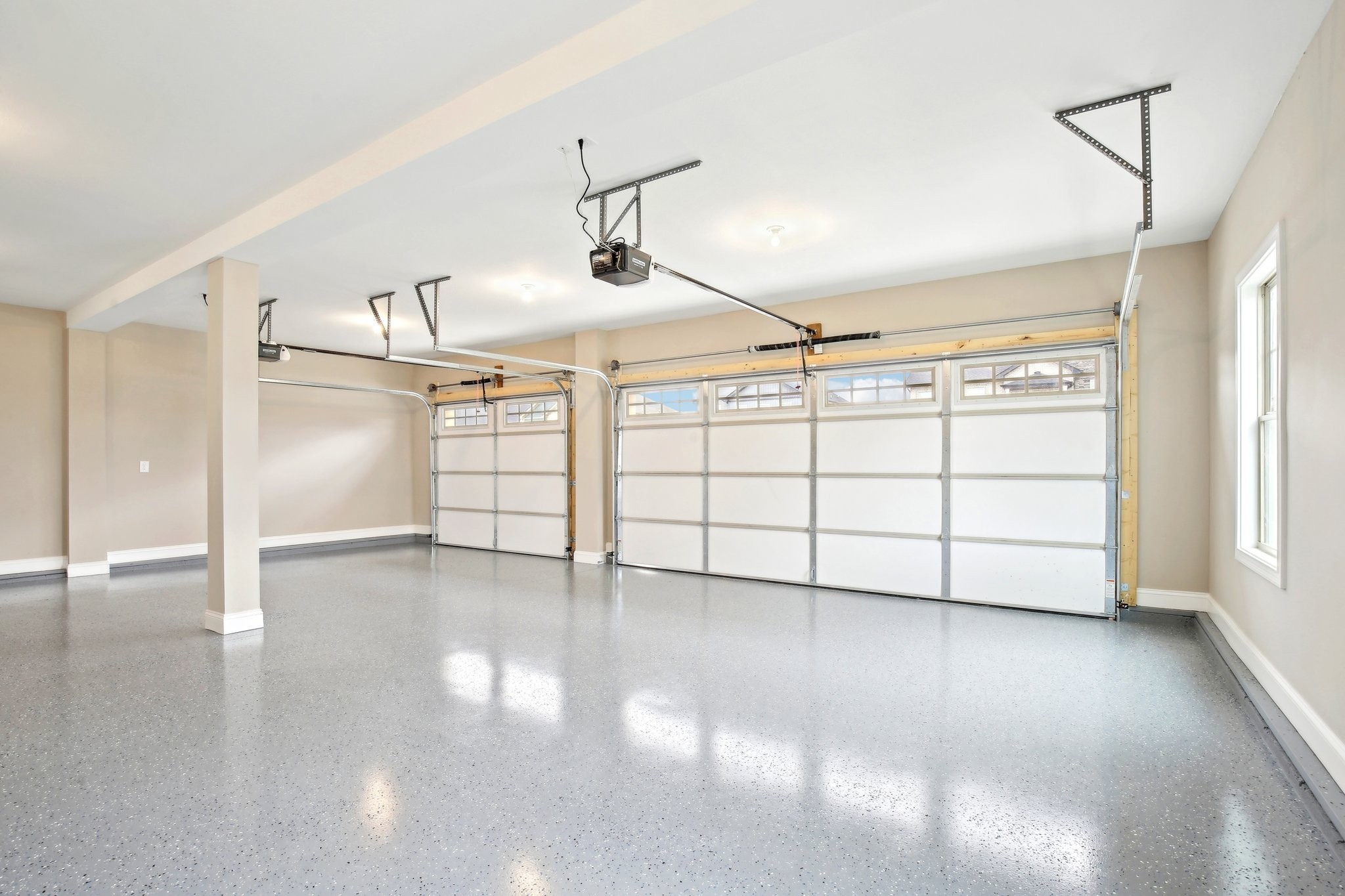 Clarksville, Tennessee 37040, United States, 5 Bedrooms Bedrooms, ,3 BathroomsBathrooms,Residential,Active,36371