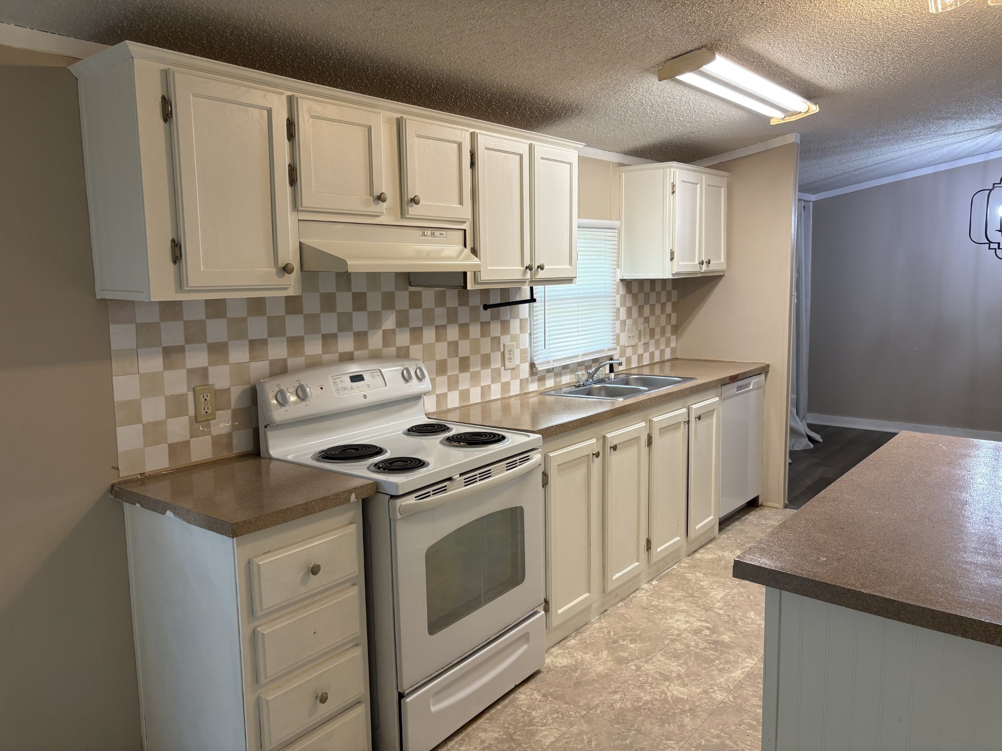 212 Mills Dr
