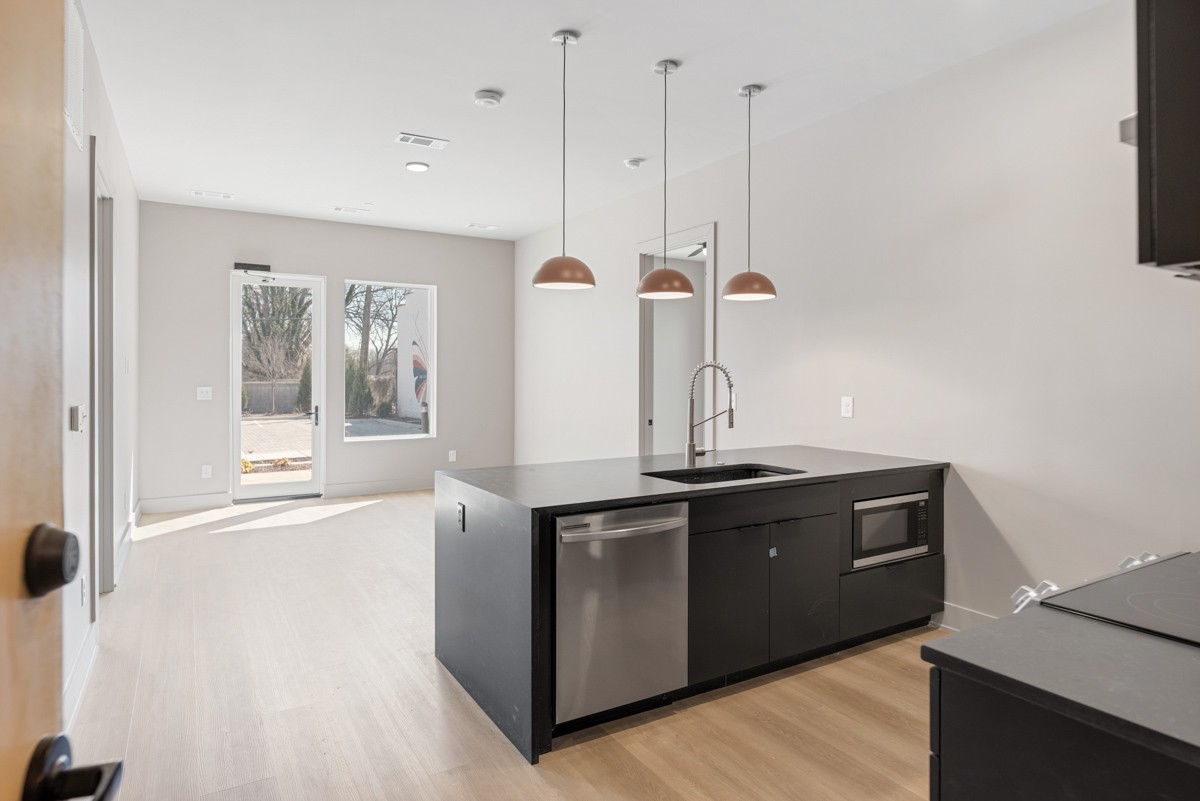 1090 Haysboro Ave 112