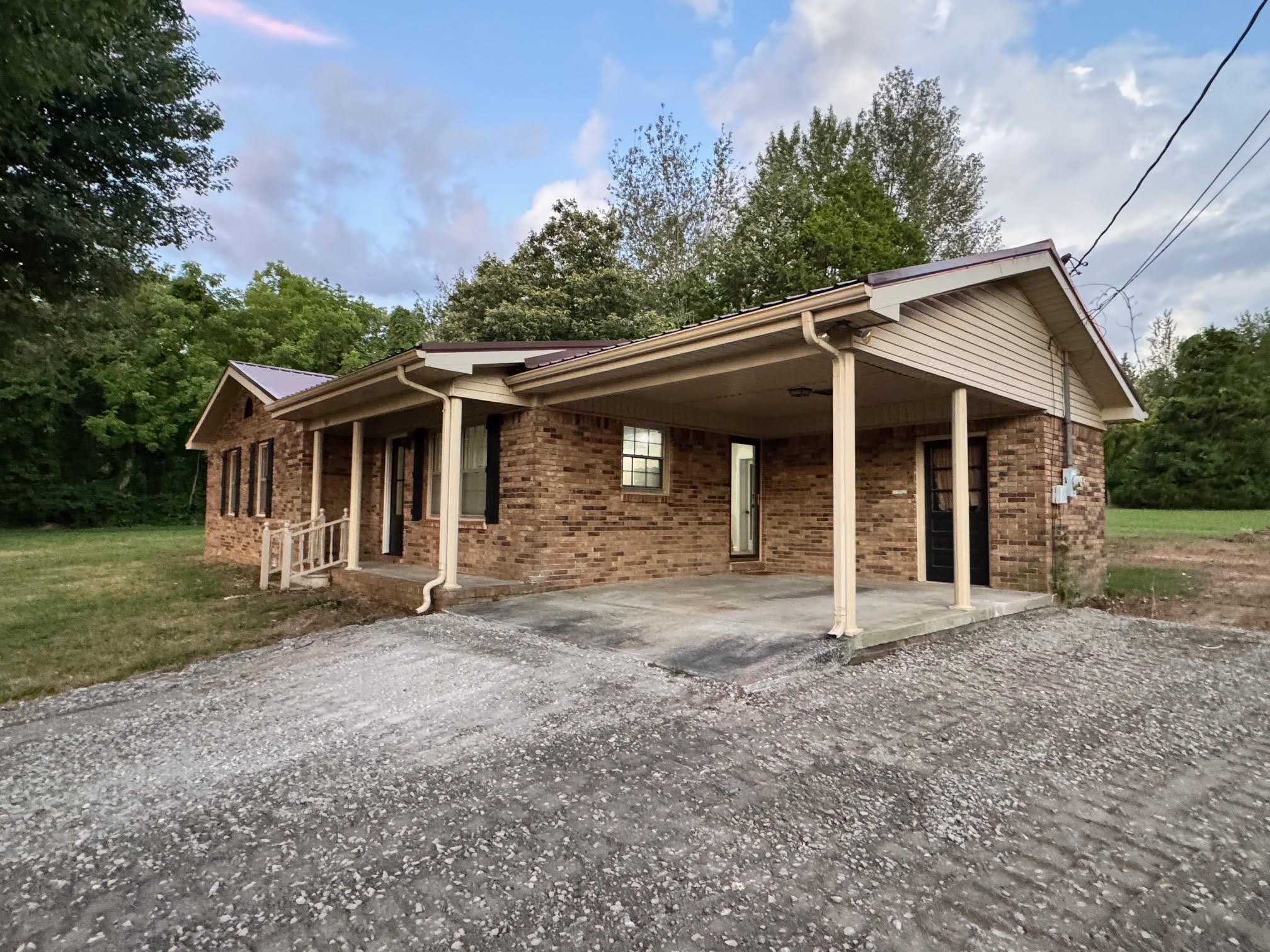 389 4th Ave N