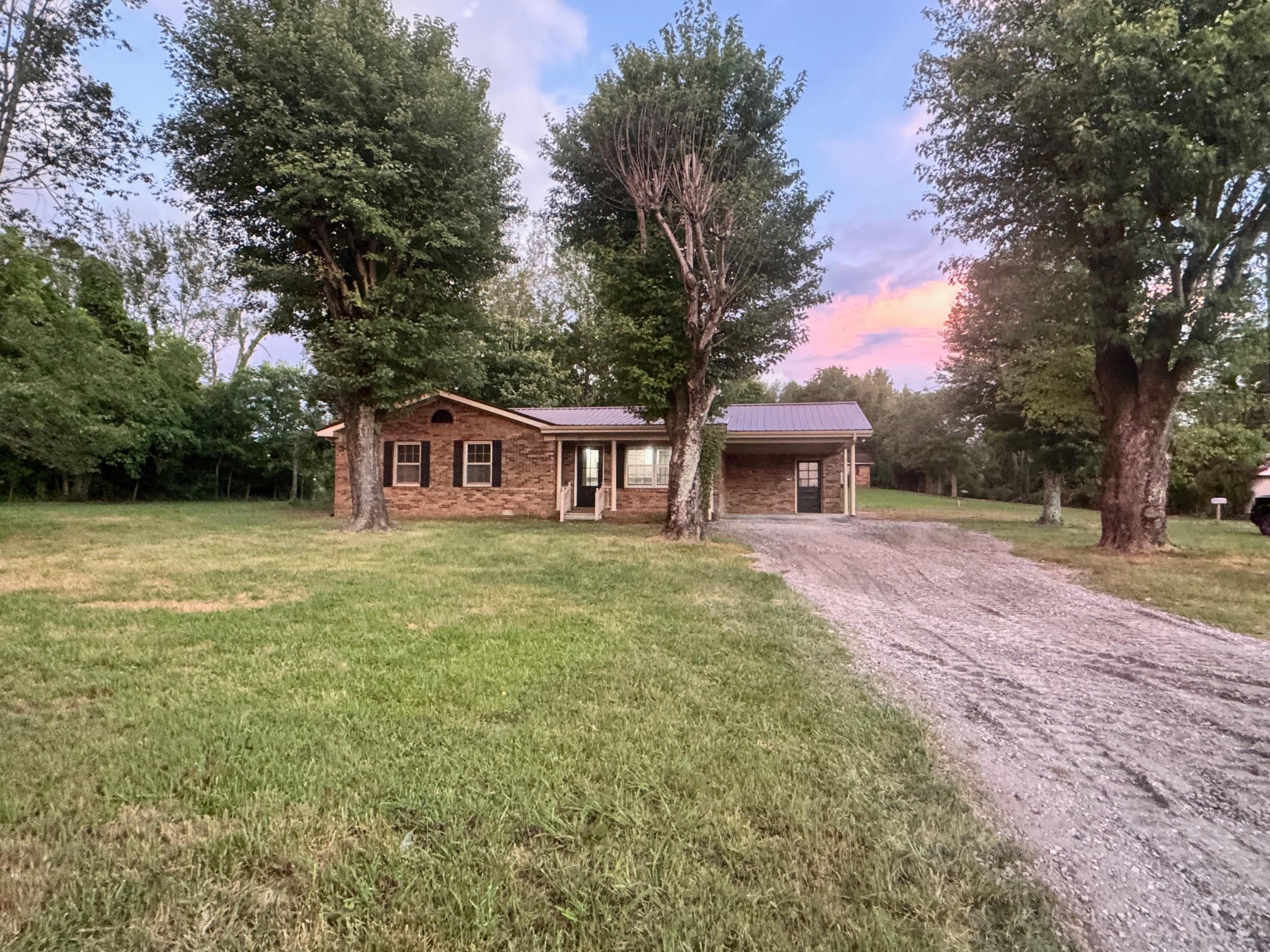 389 4th Ave N