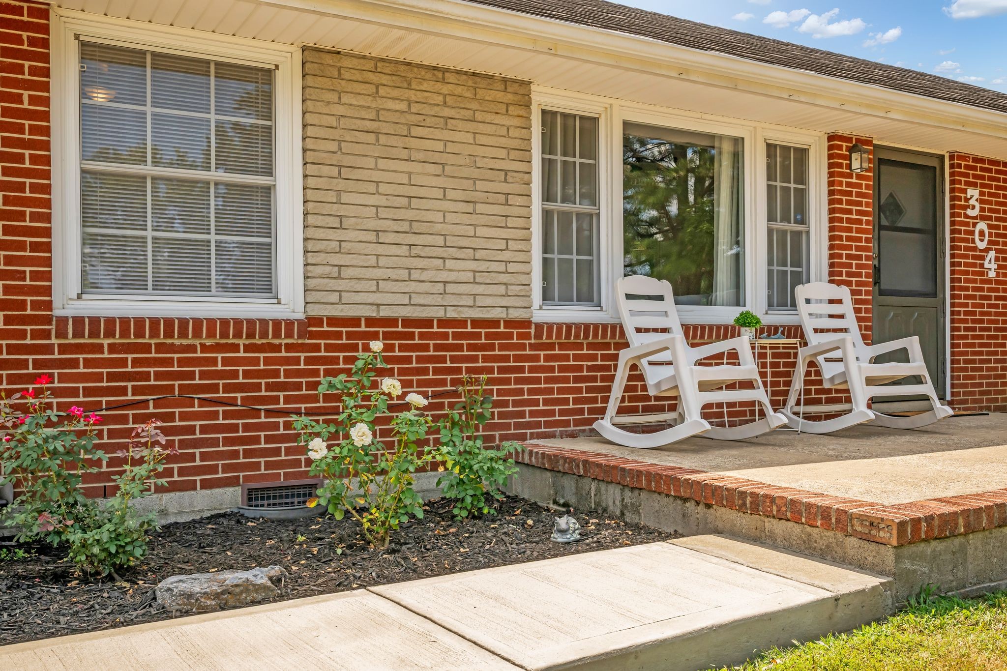 304 E Overhill Dr
