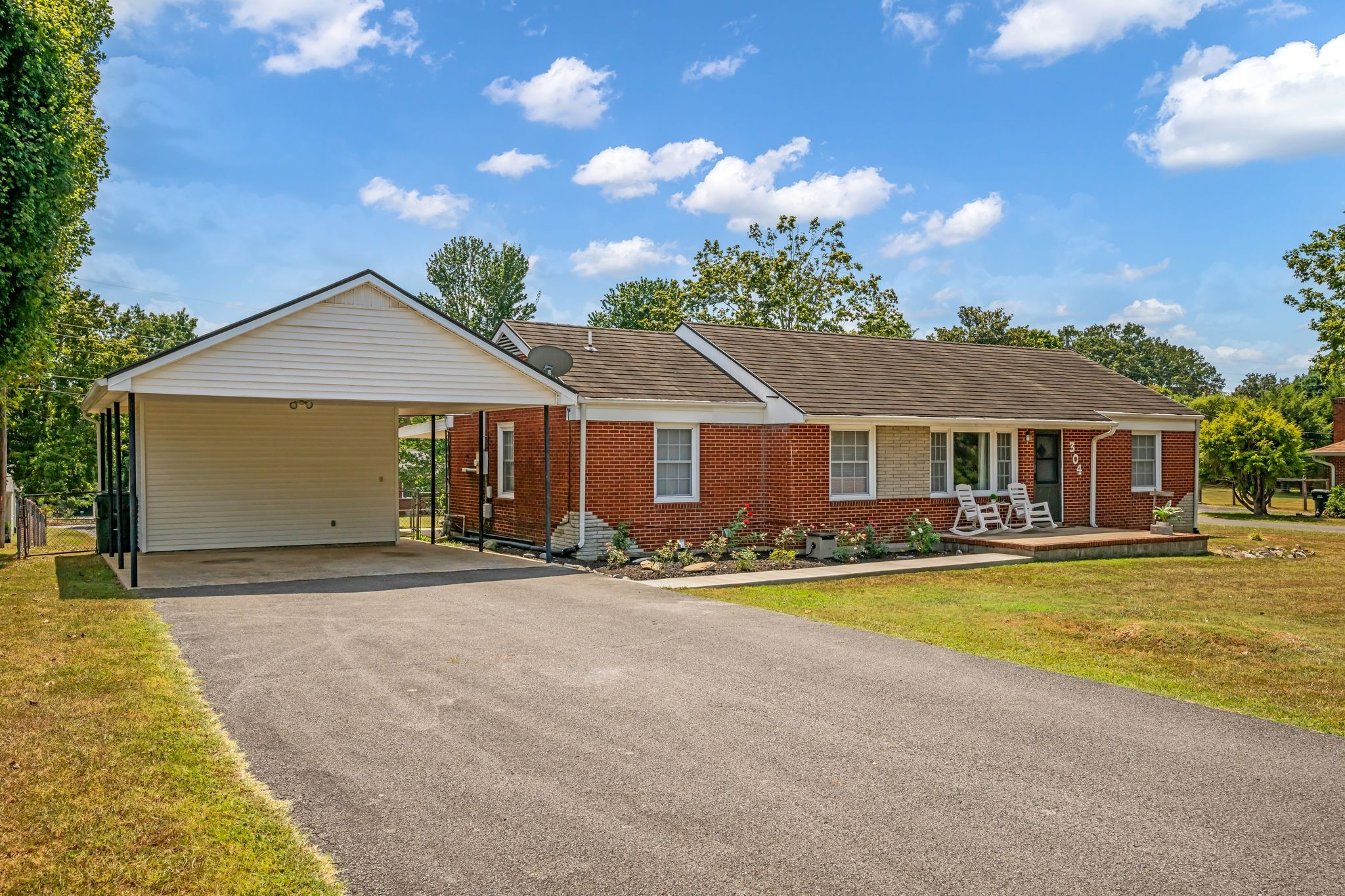 304 E Overhill Dr