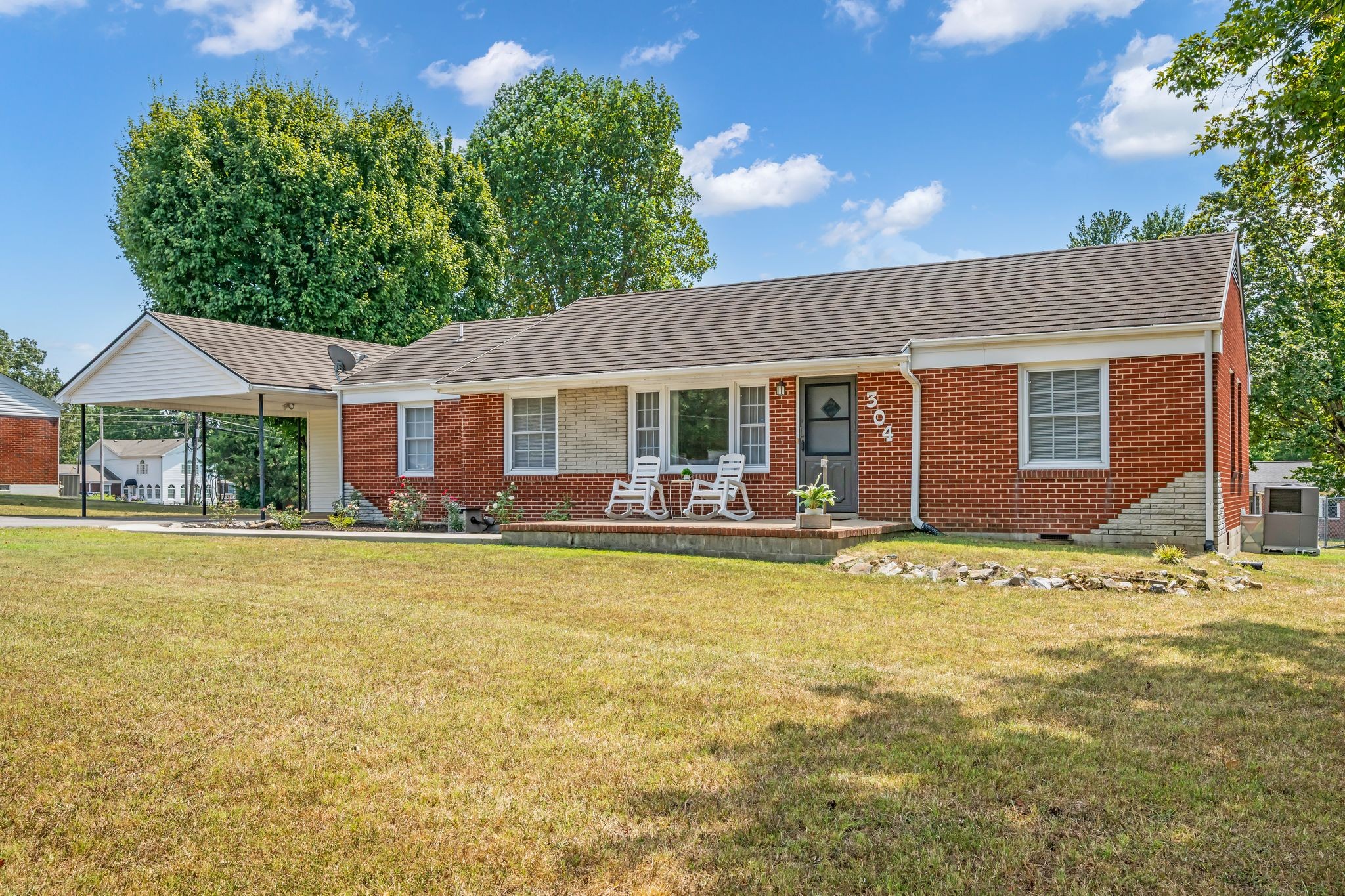 304 E Overhill Dr