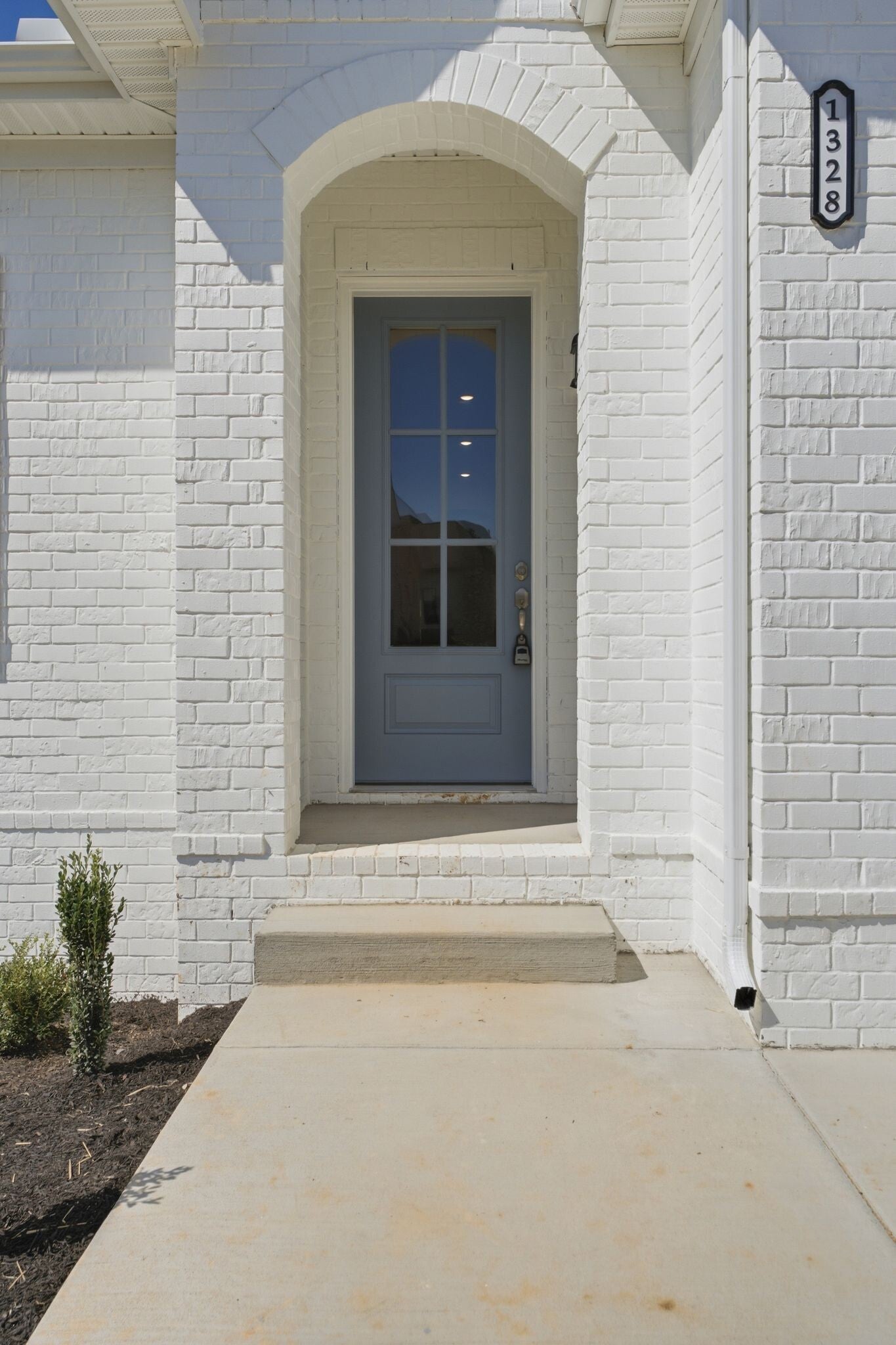 977 Hunters Lane