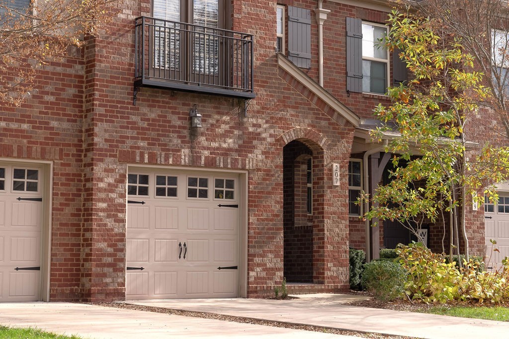 207 Bixby Private Ln
