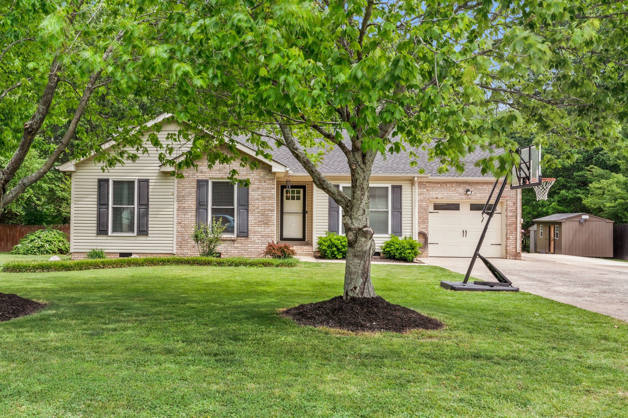 2029 Skyline Dr