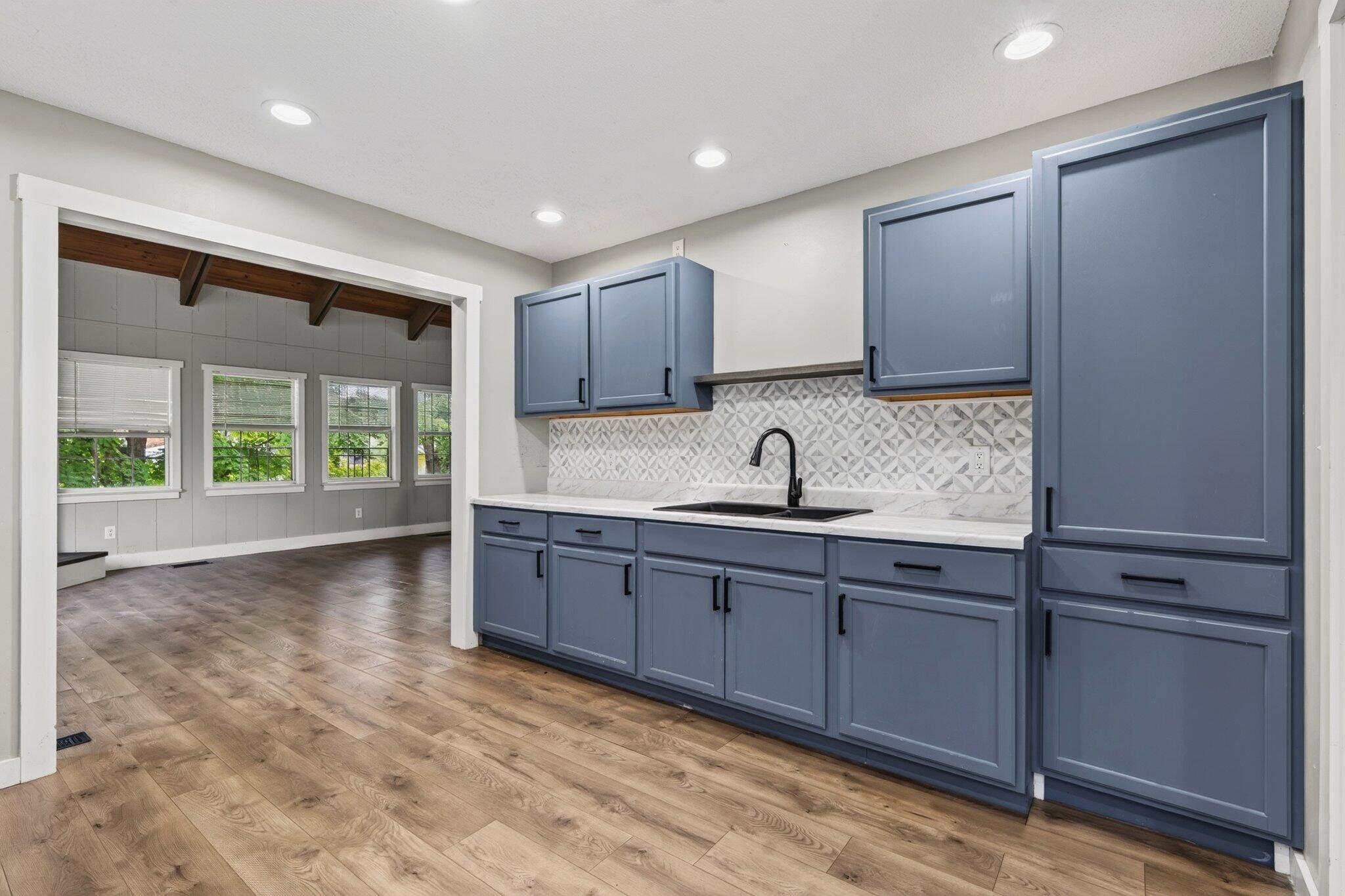 289 Diamond Circle