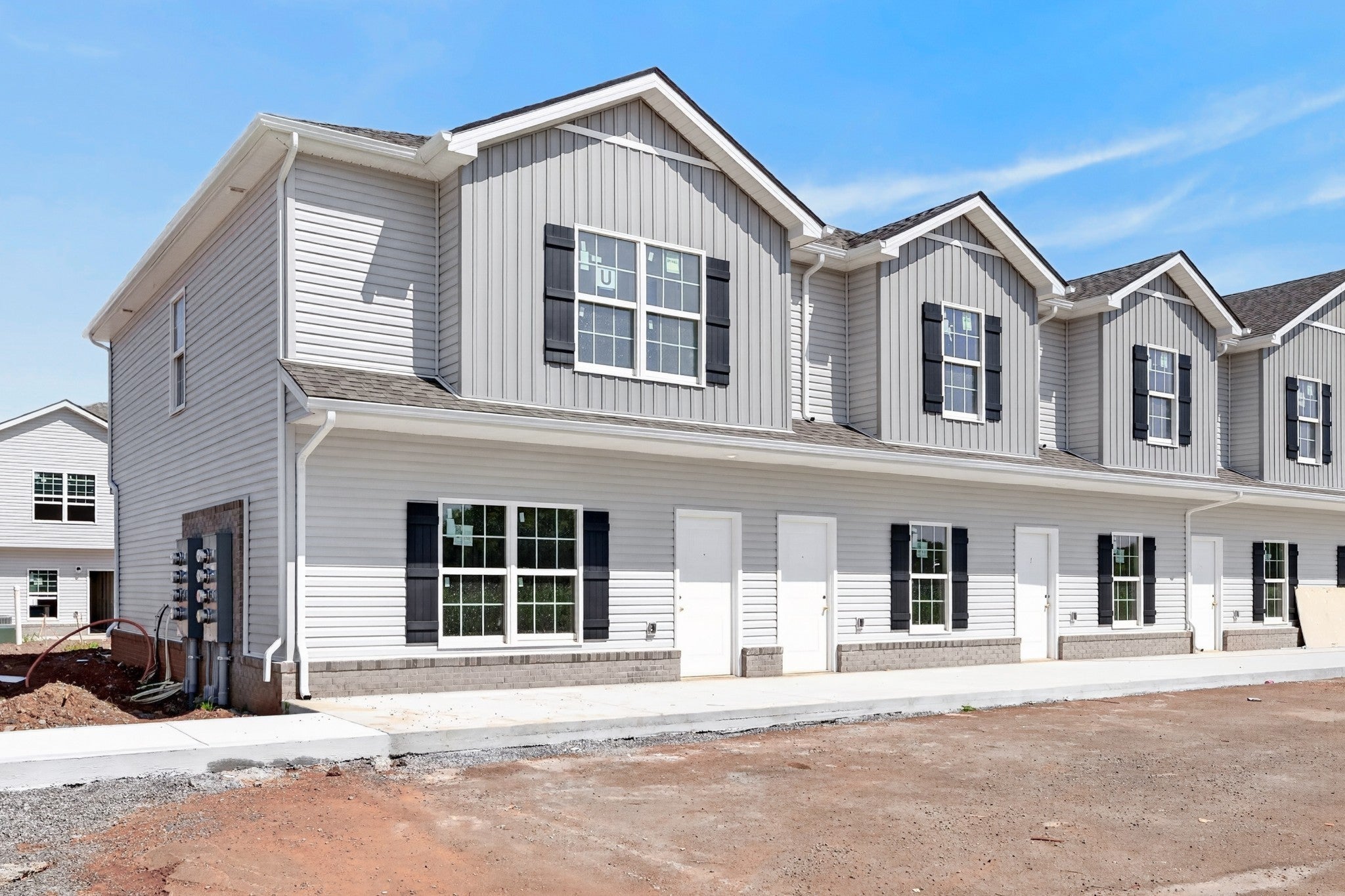 299 Summitcrest Drive M Building