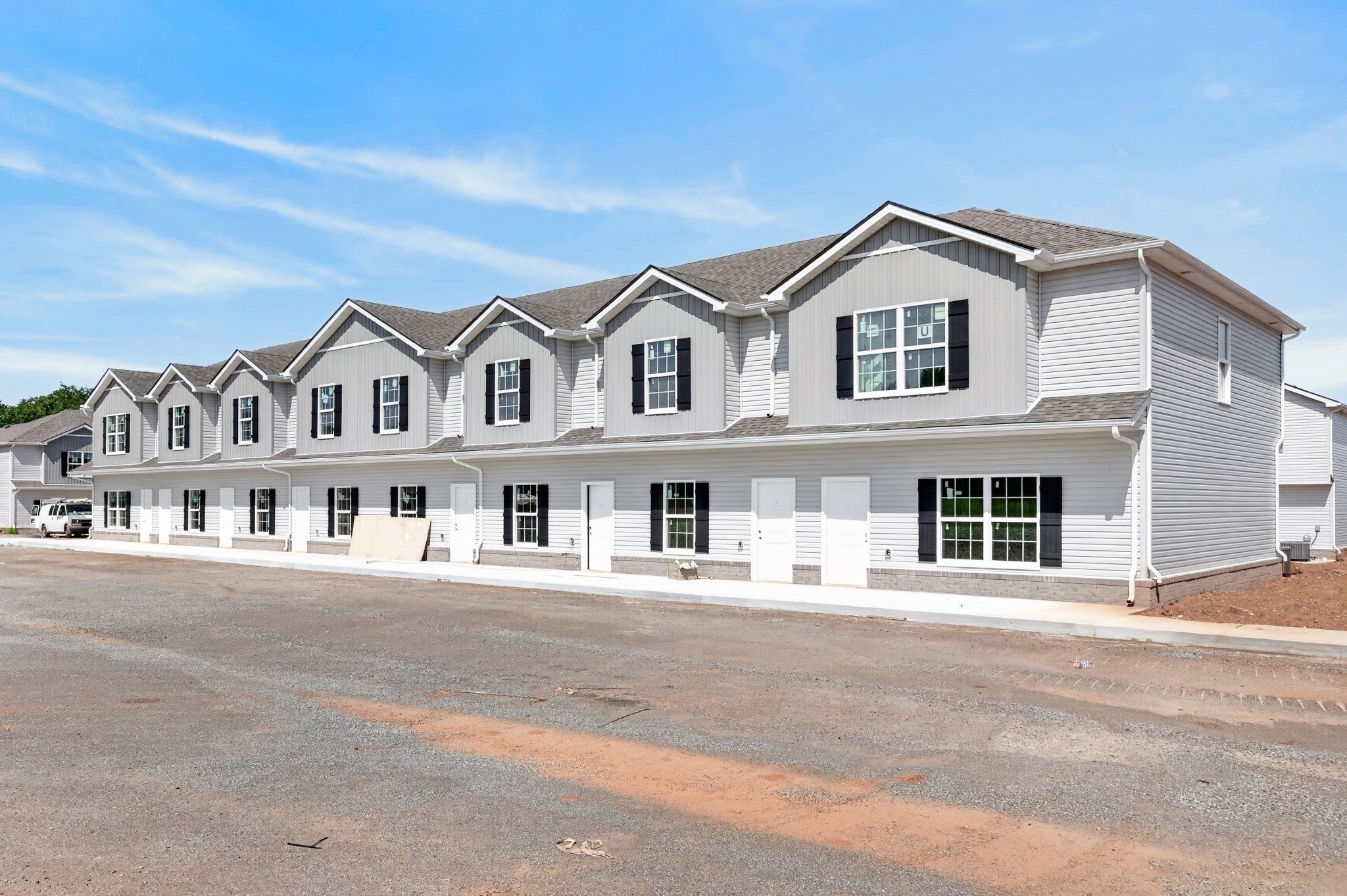 299 Summitcrest Drive M Building