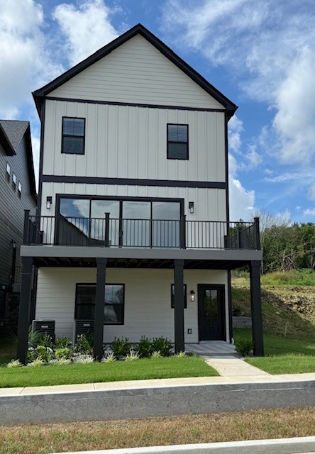 657 Gustaf Dr