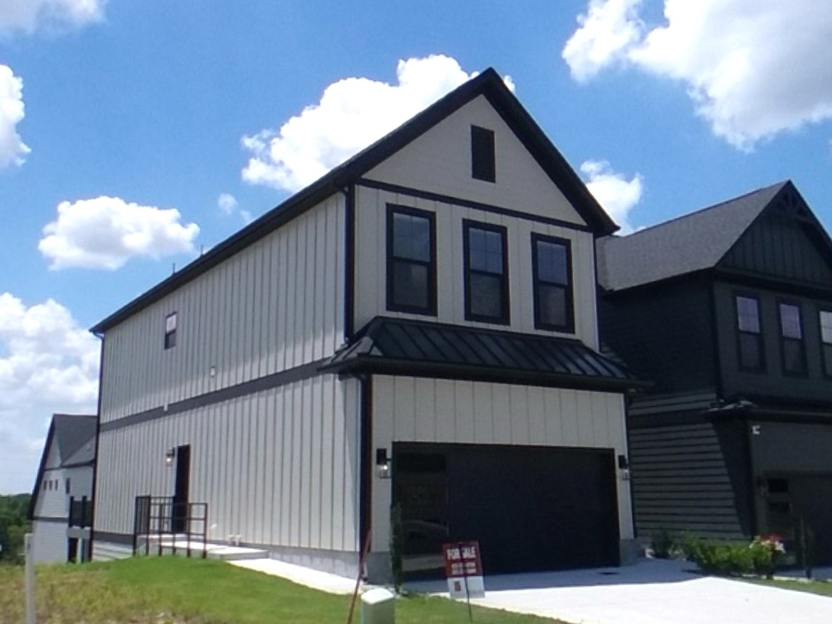 657 Gustaf Dr