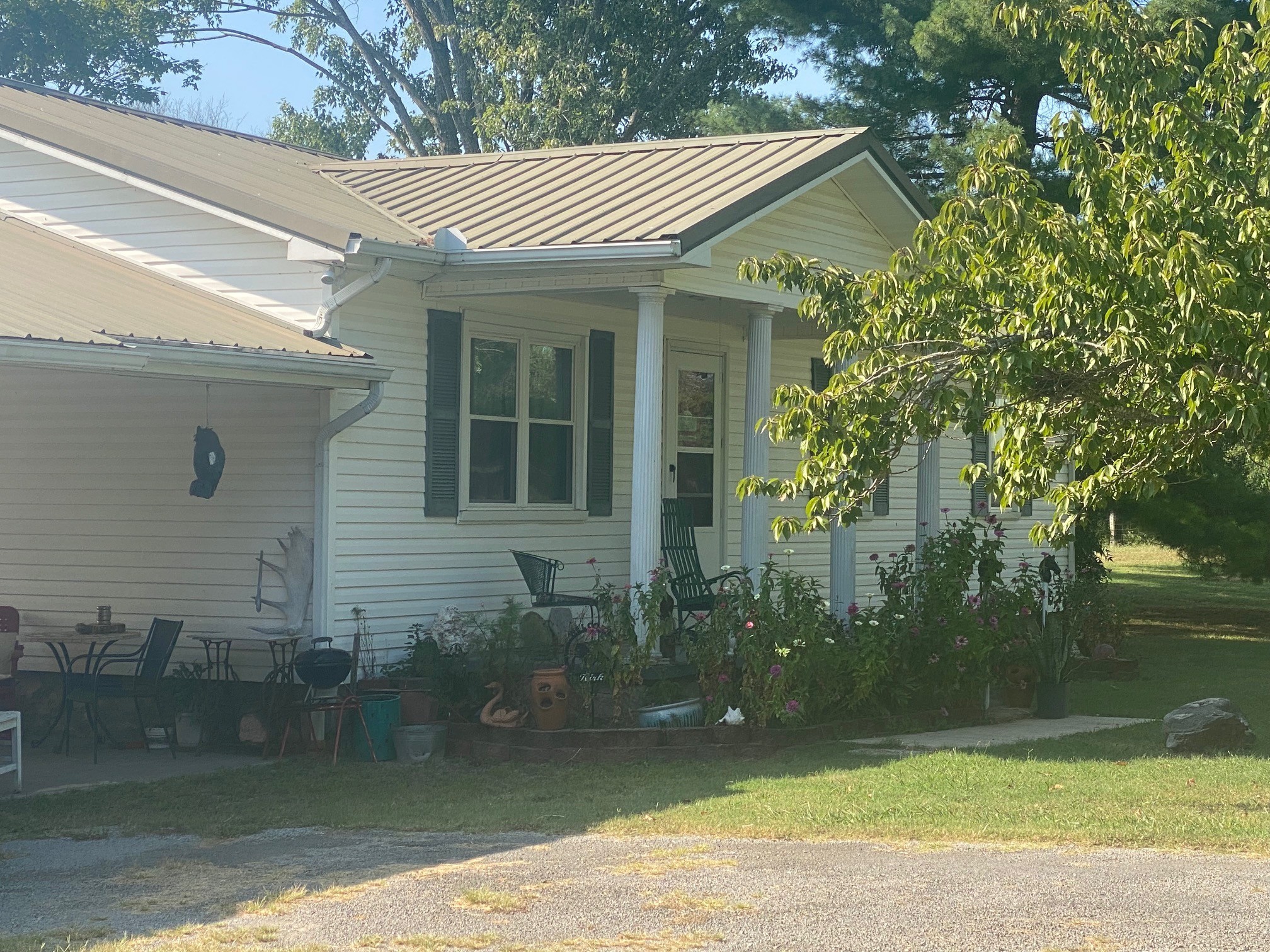 224 Comstock Rd