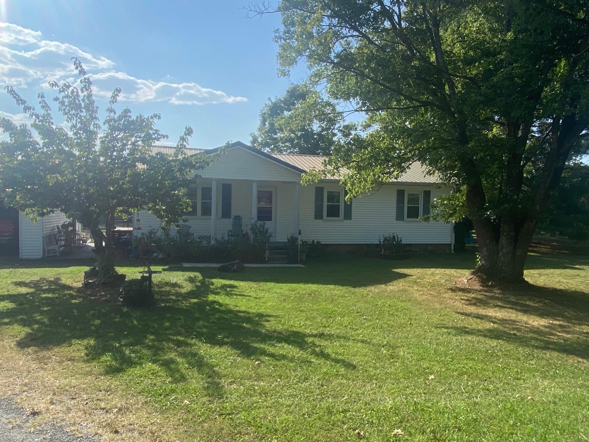 224 Comstock Rd