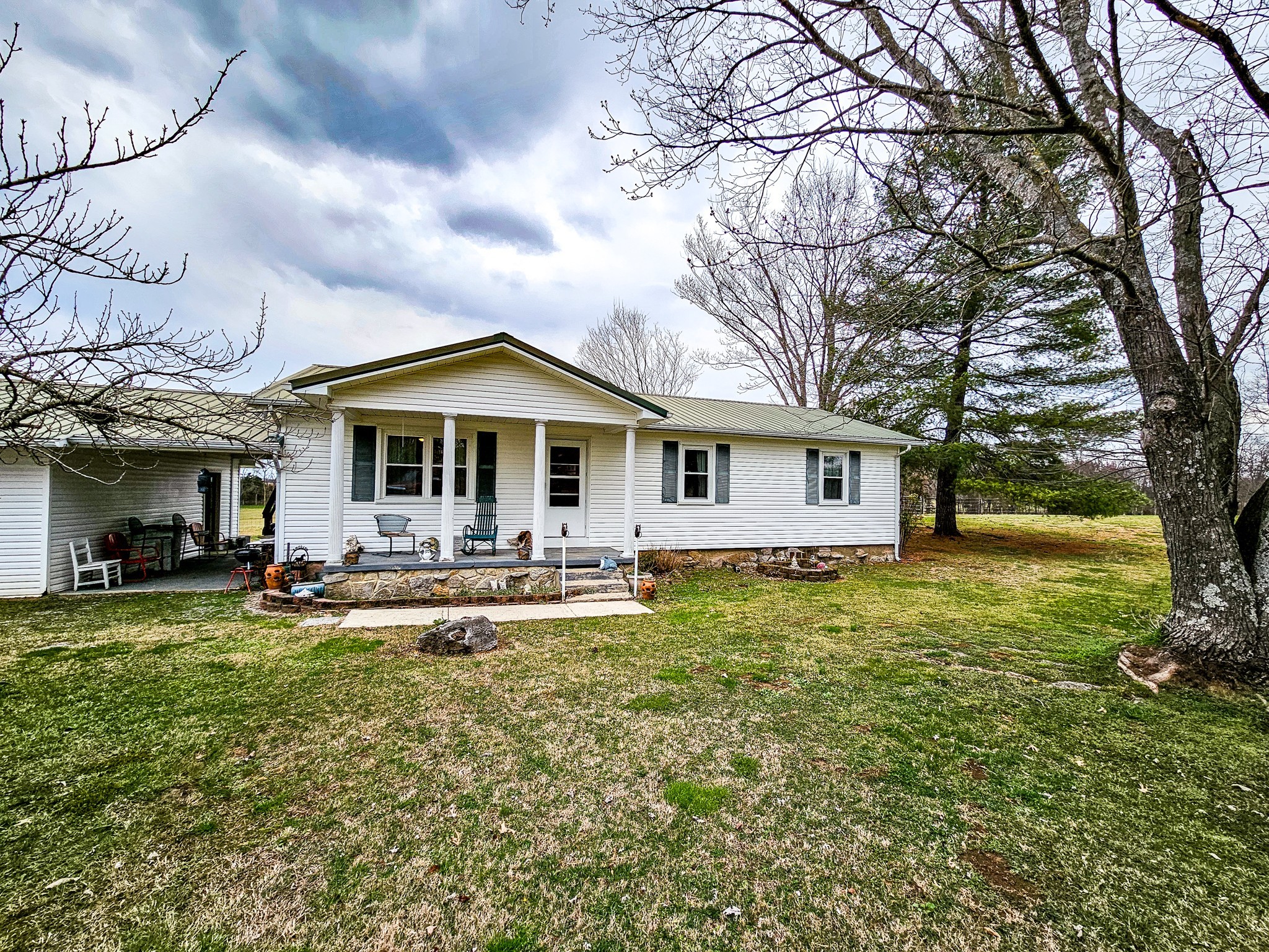 224 Comstock Rd
