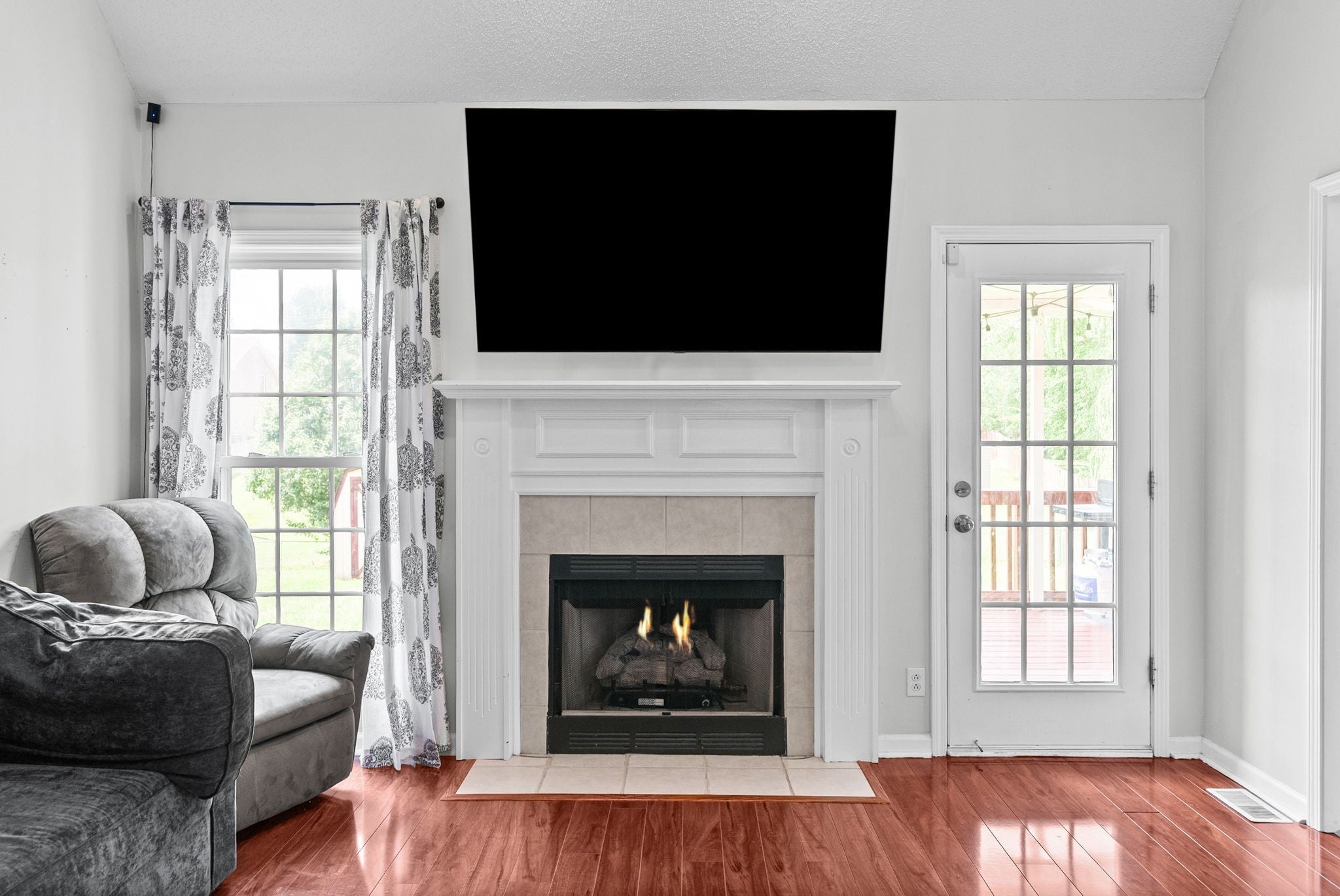 1283 Carnation Ct