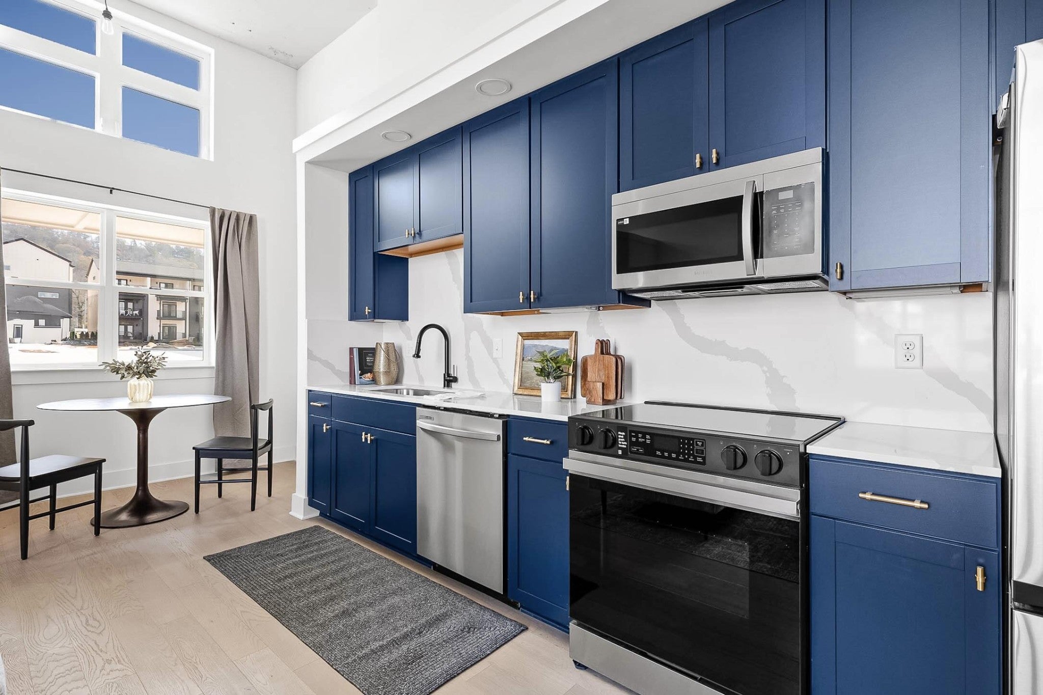 2424 E 18th Street 24