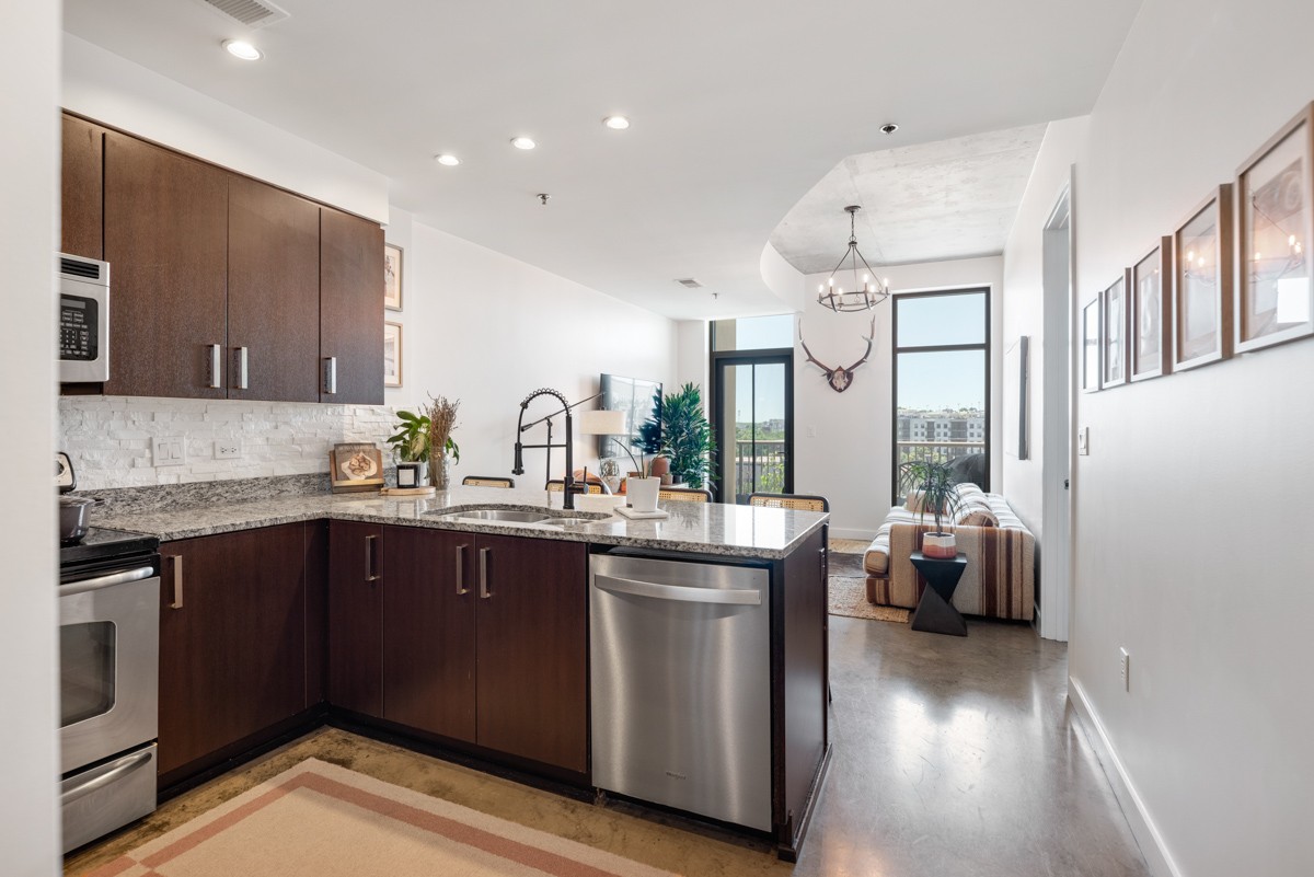 1510 Demonbreun St 701