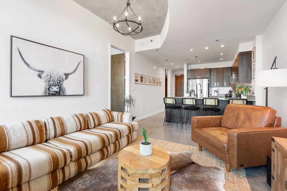 1510 Demonbreun St 701