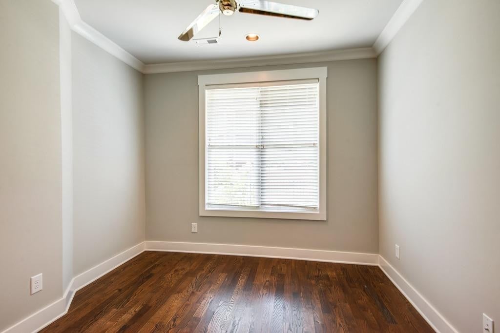 1815 Ridley Blvd 6