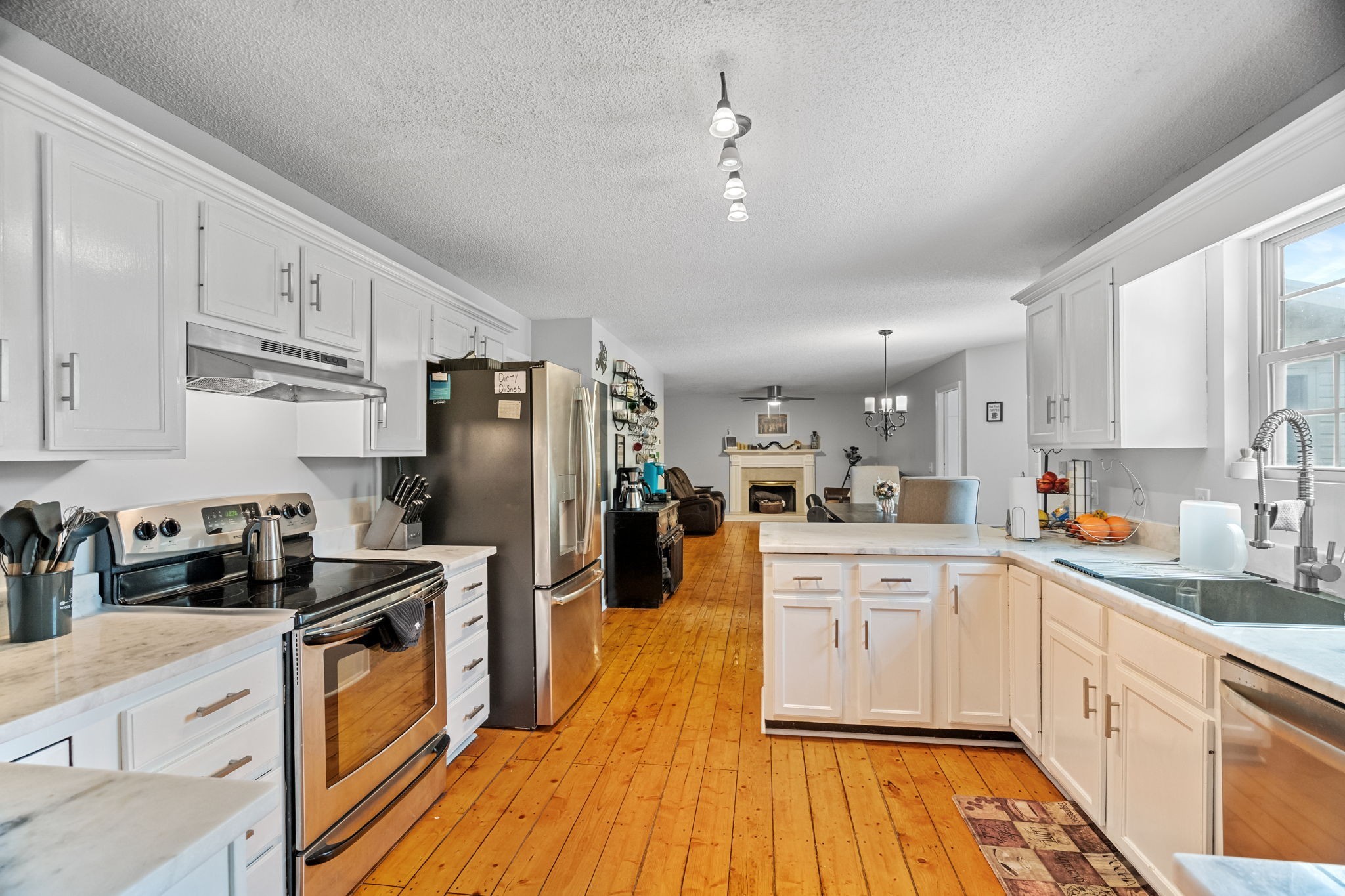 3538 Armstrong Rd