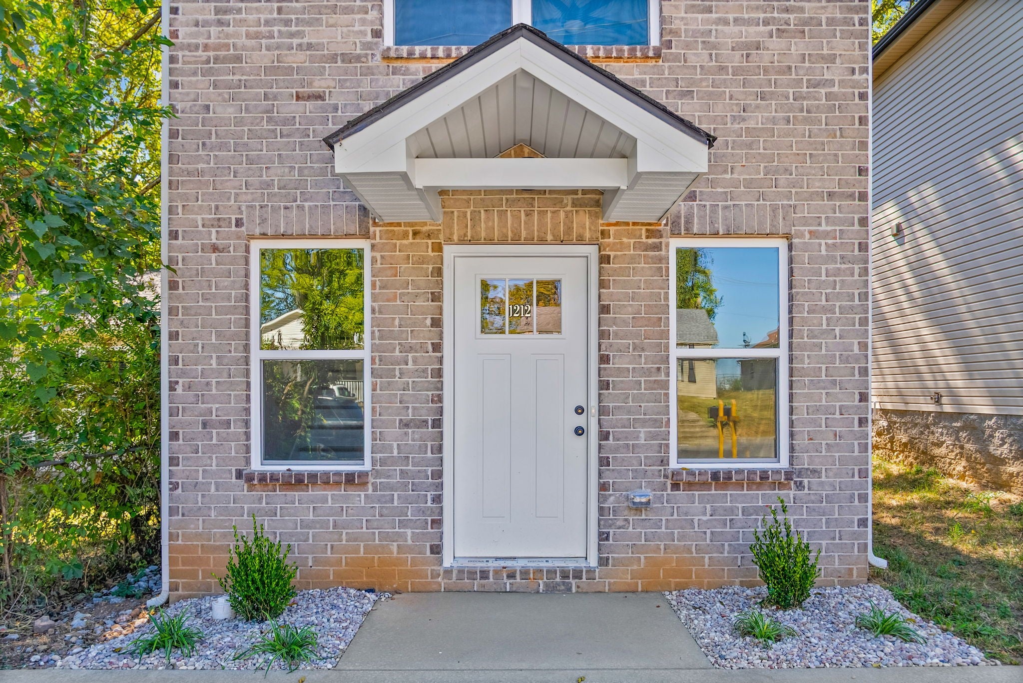 1212 Cedar St