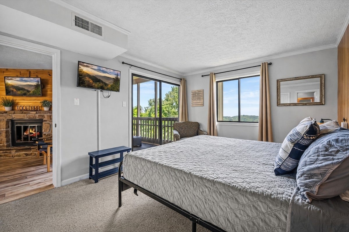 1102 Ski View Drive 307