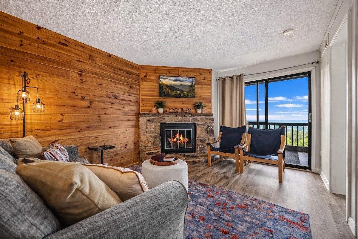 1102 Ski View Drive 307