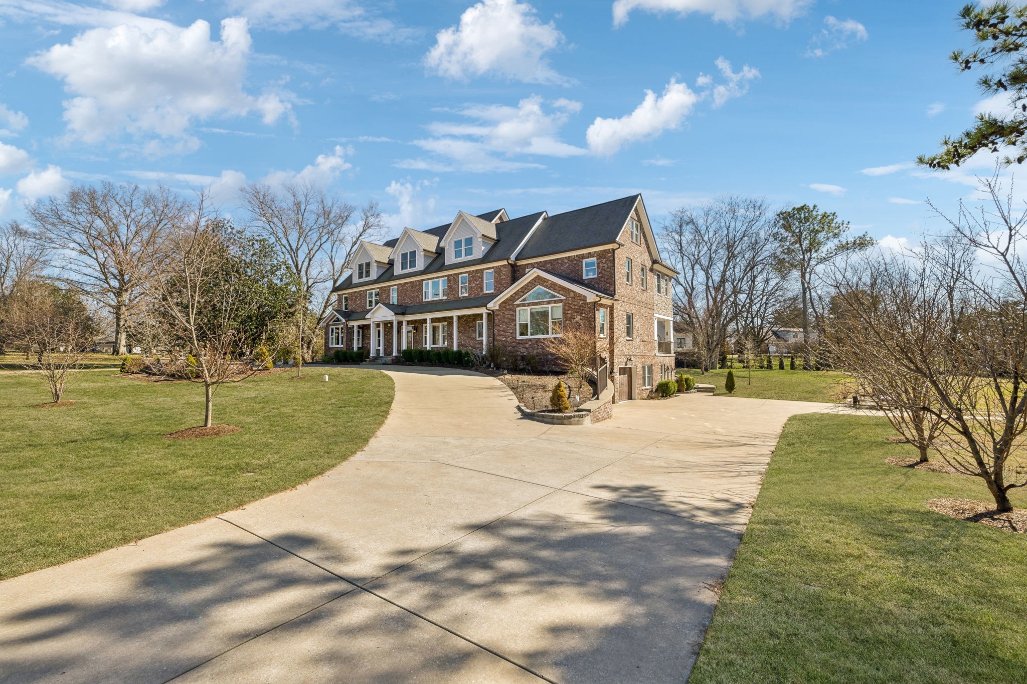 5111 Meadowlake Rd