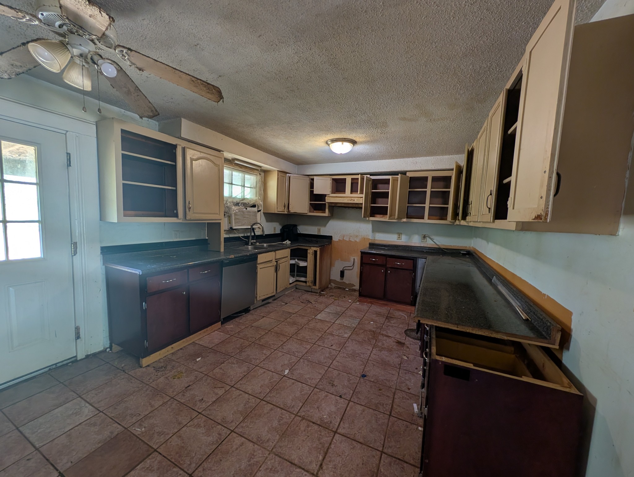 115 James Dr
