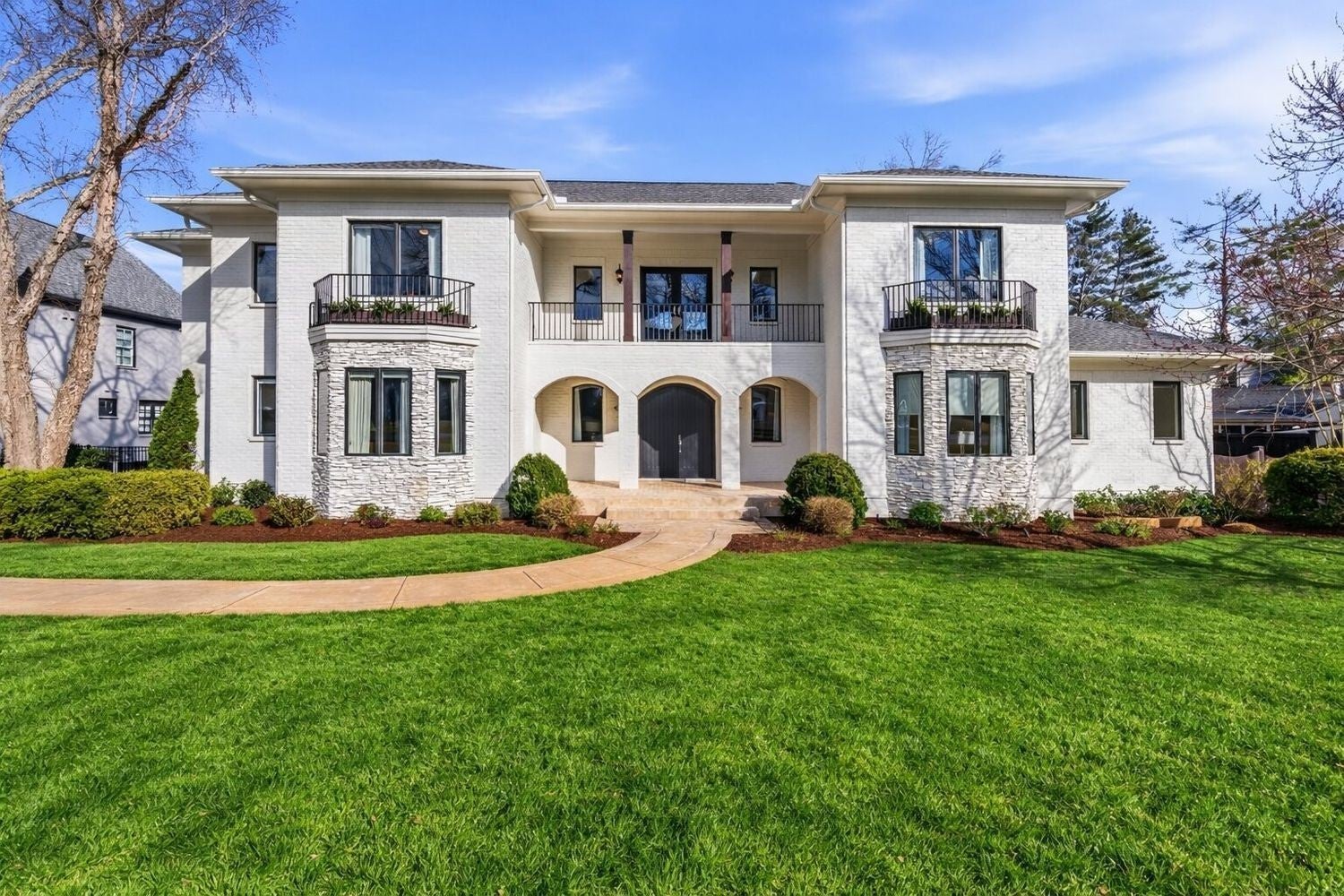 5-bed listing at 4016 Dorcas Dr, Nashville