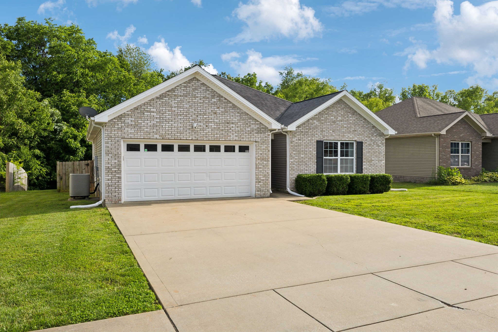 215 Azalea Dr
