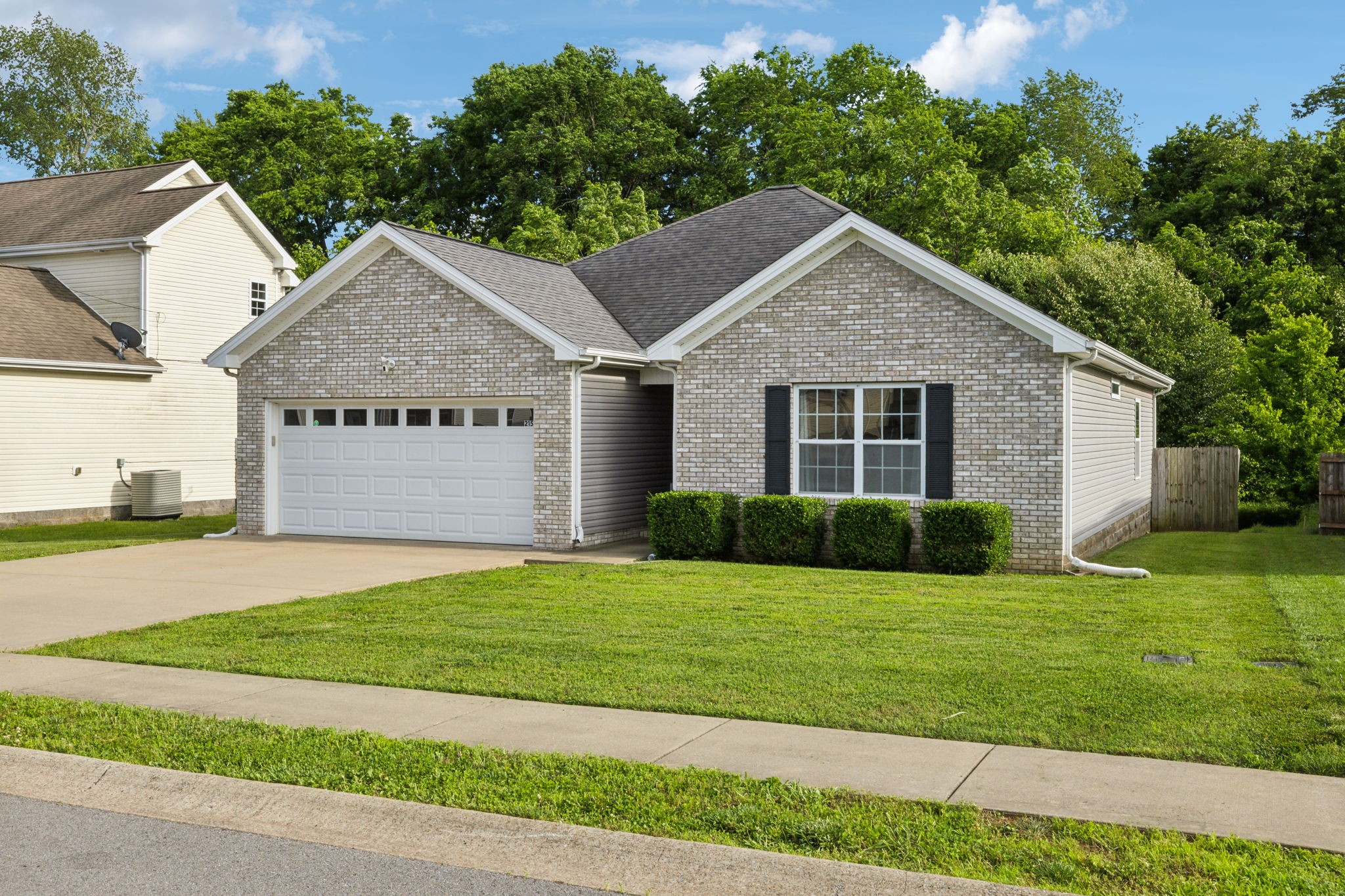 215 Azalea Dr